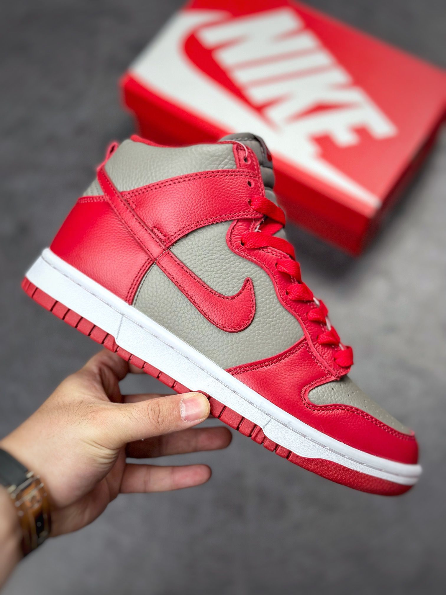 Nike SB Dunk High univ