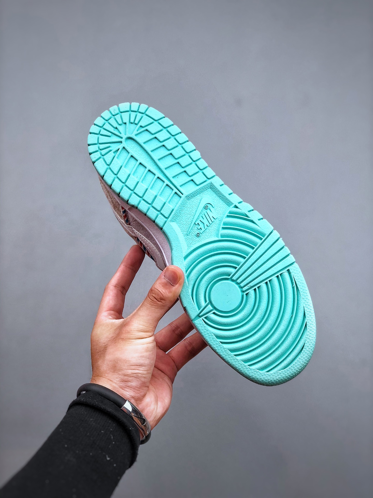 Nike SB Dunk low barber shop grey