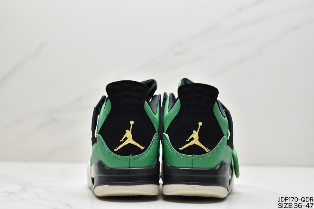 NIKE Air Jordan 4