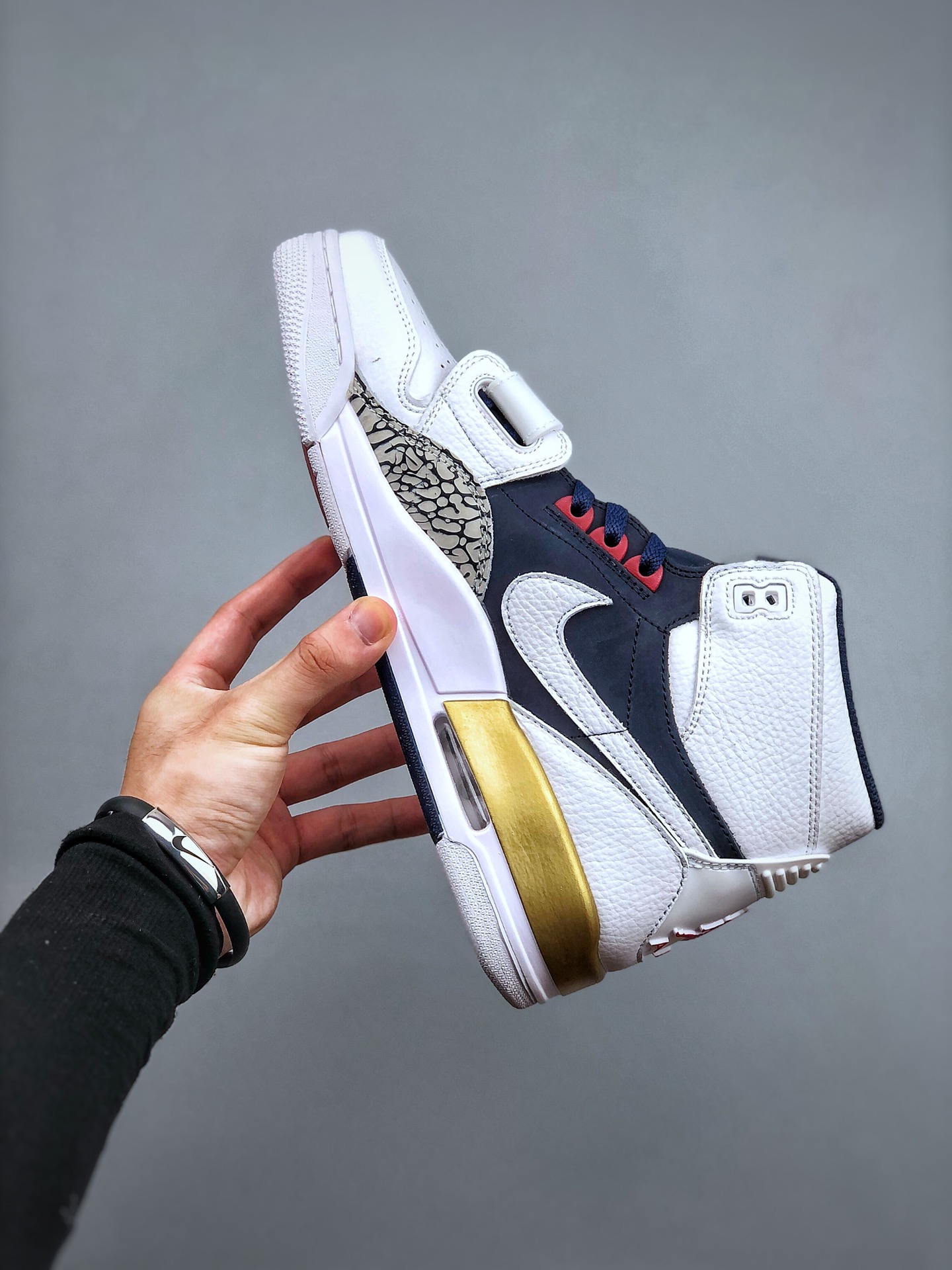 NIKE Air Jordan Legacy 312