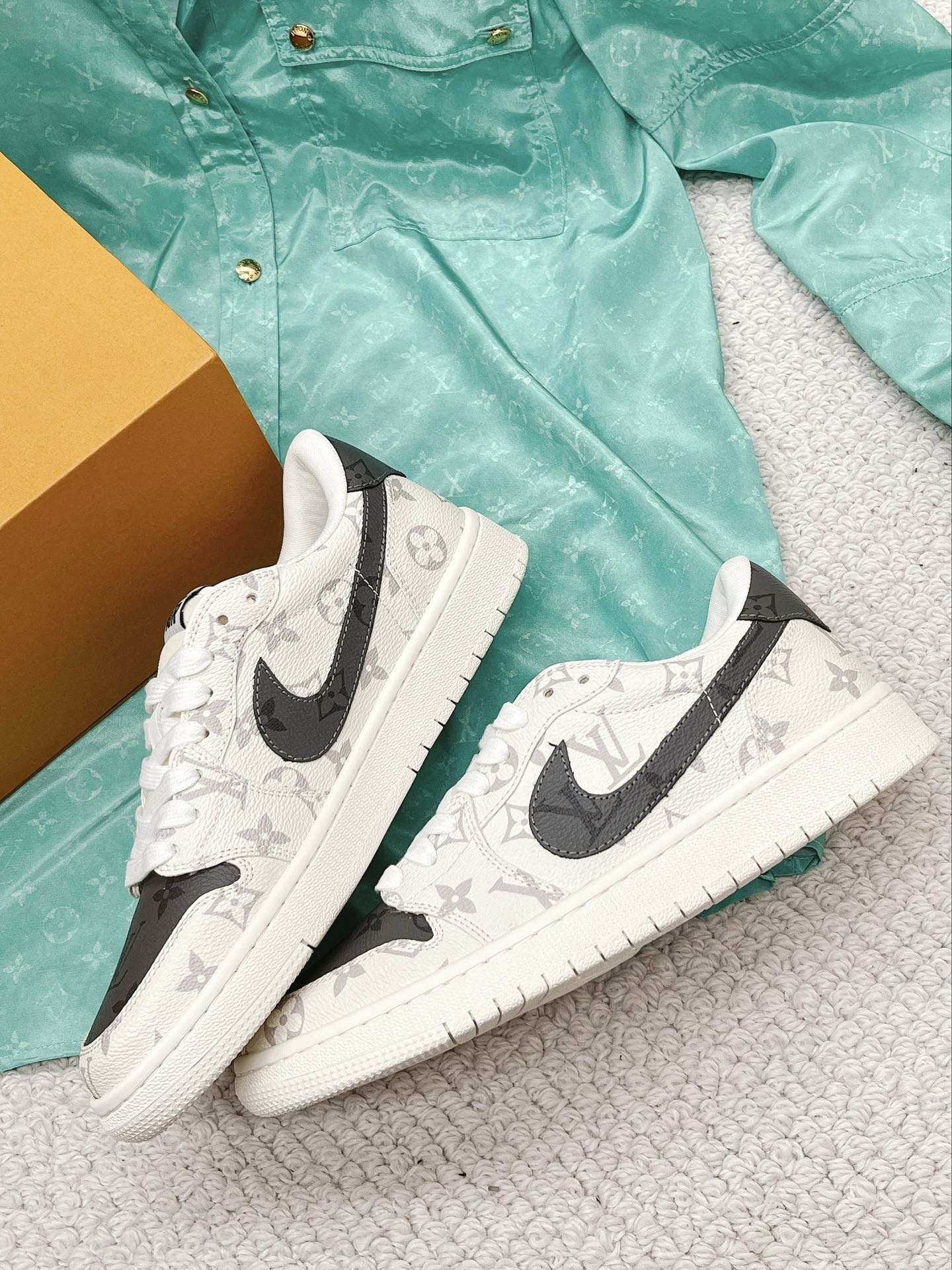 Men Women L*ouis V*uitton x NIKE Sneakers Maikesneakers