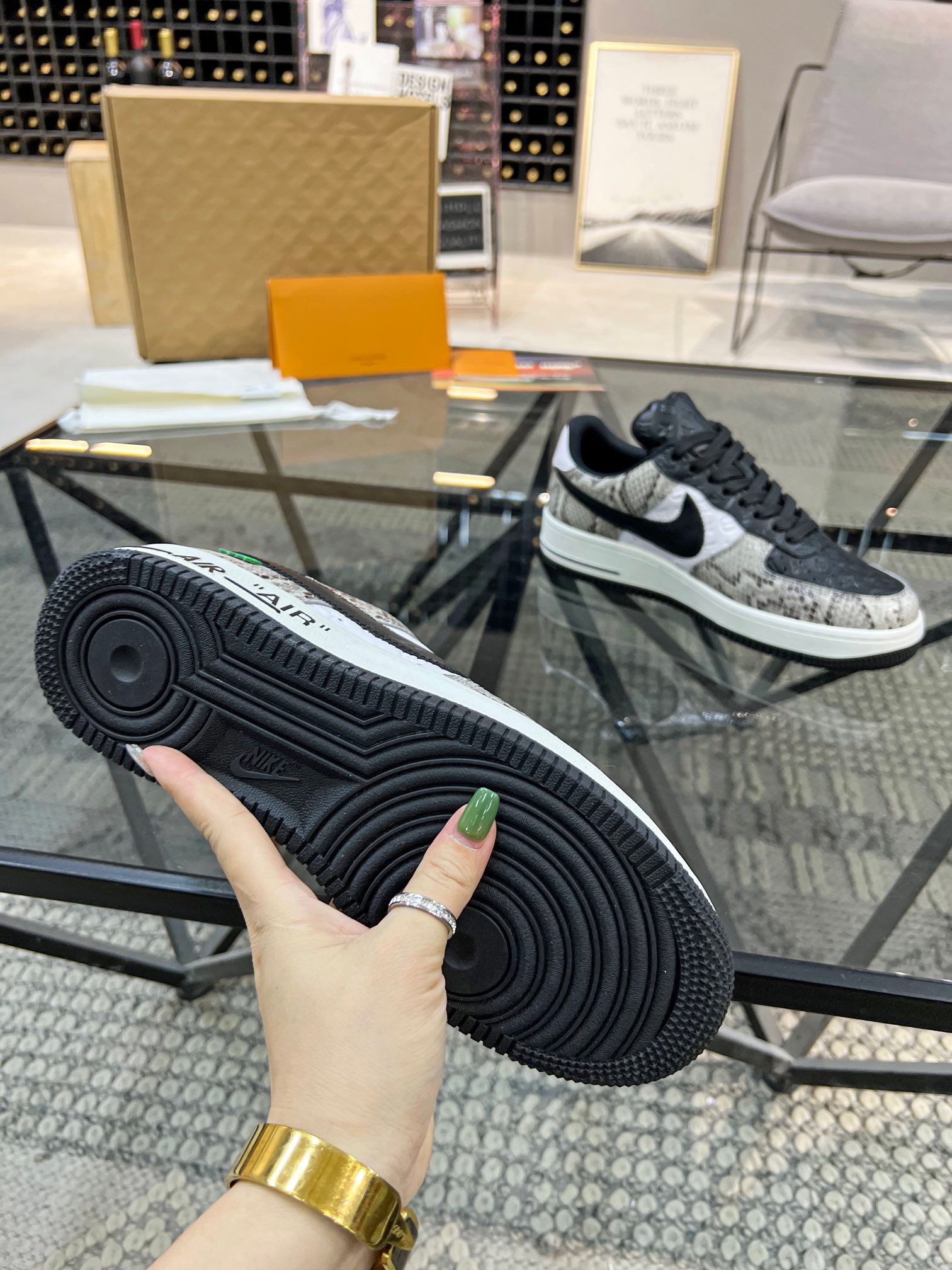 Men Women L*ouis V*uitton x NIKE Sneakers Maikesneakers