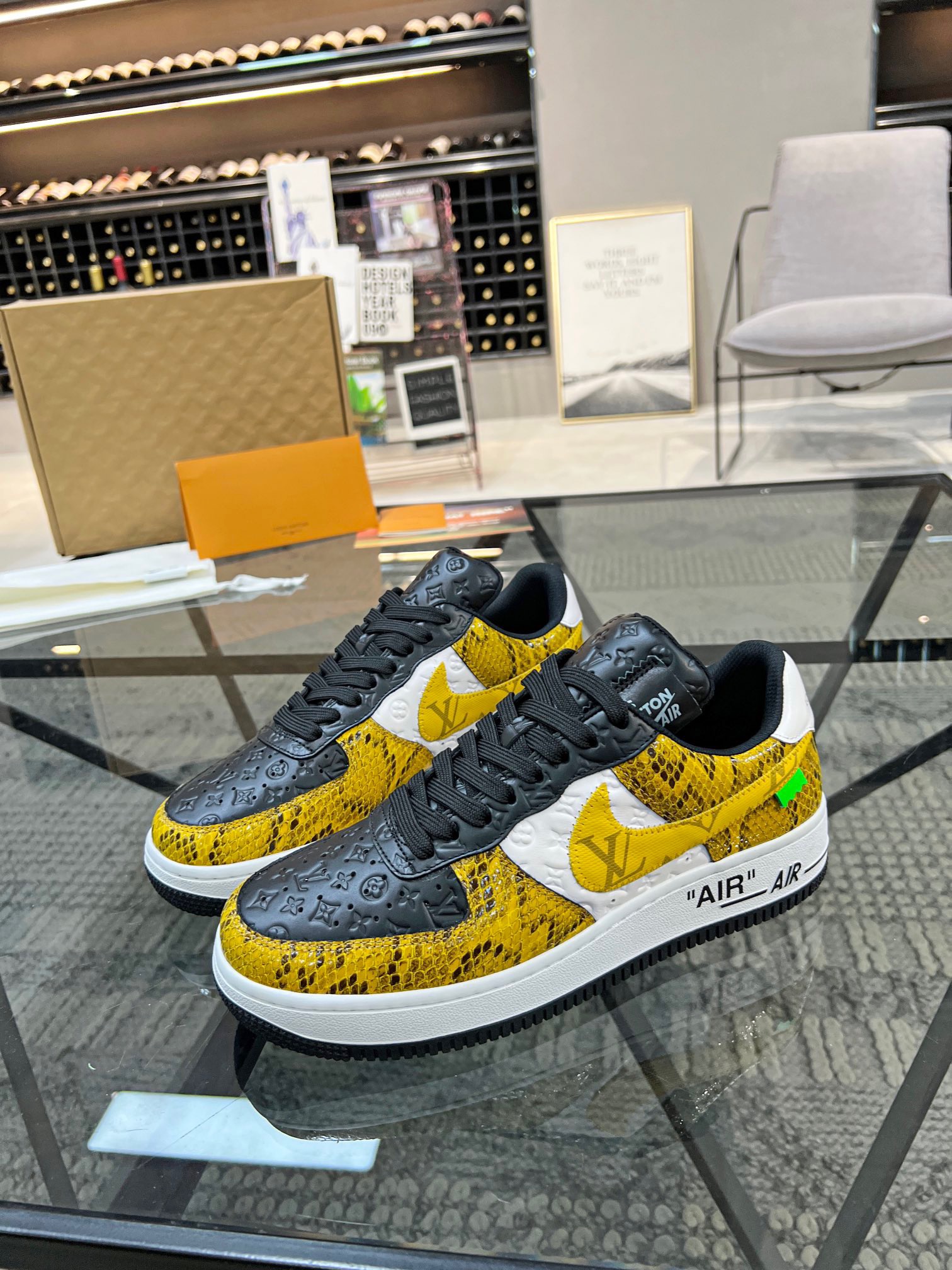 Men Women L*ouis V*uitton x NIKE Sneakers Maikesneakers