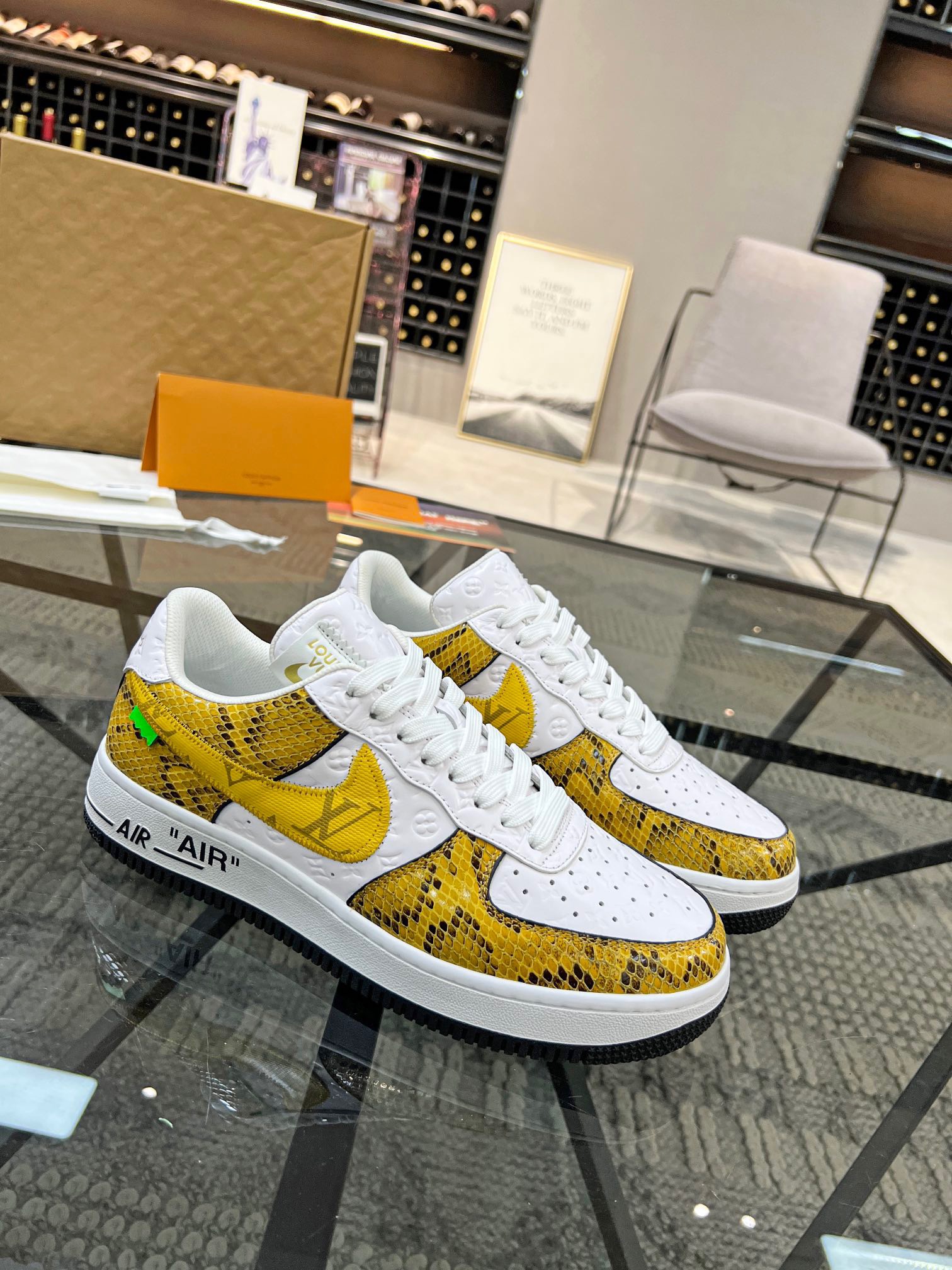 Men Women L*ouis V*uitton x NIKE Sneakers Maikesneakers