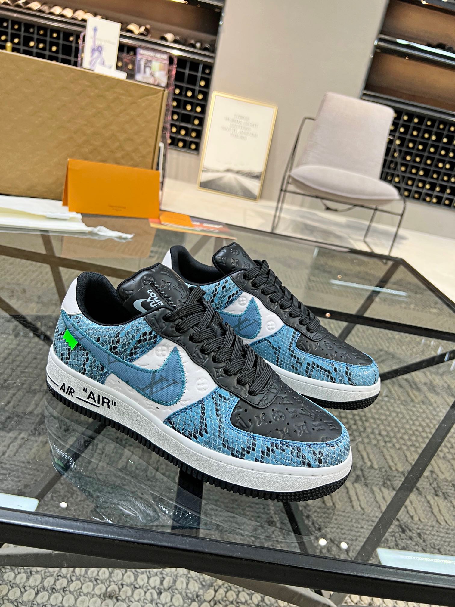 Men Women L*ouis V*uitton x NIKE Sneakers Maikesneakers