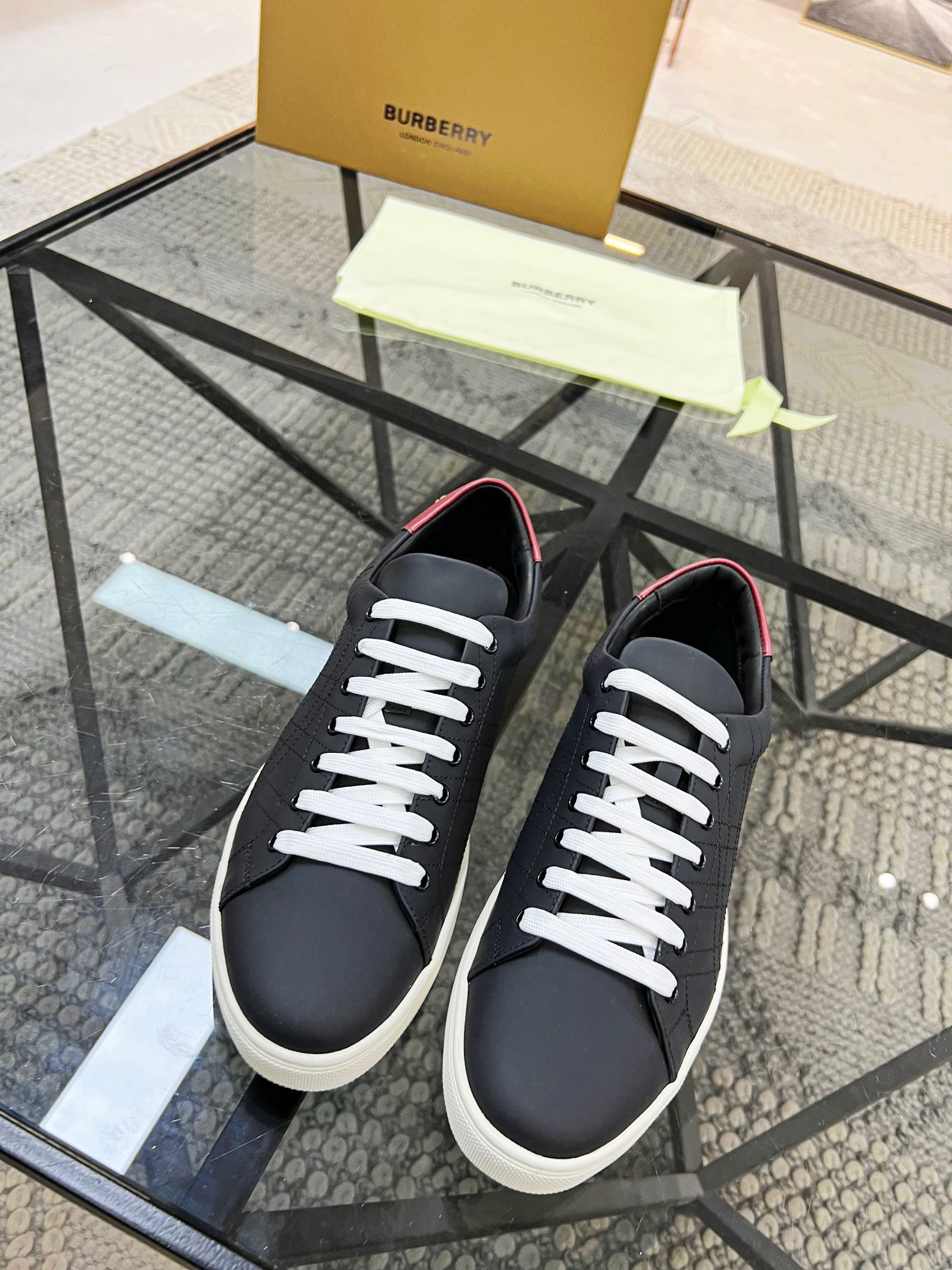 Men B*rberry Sneaker ()