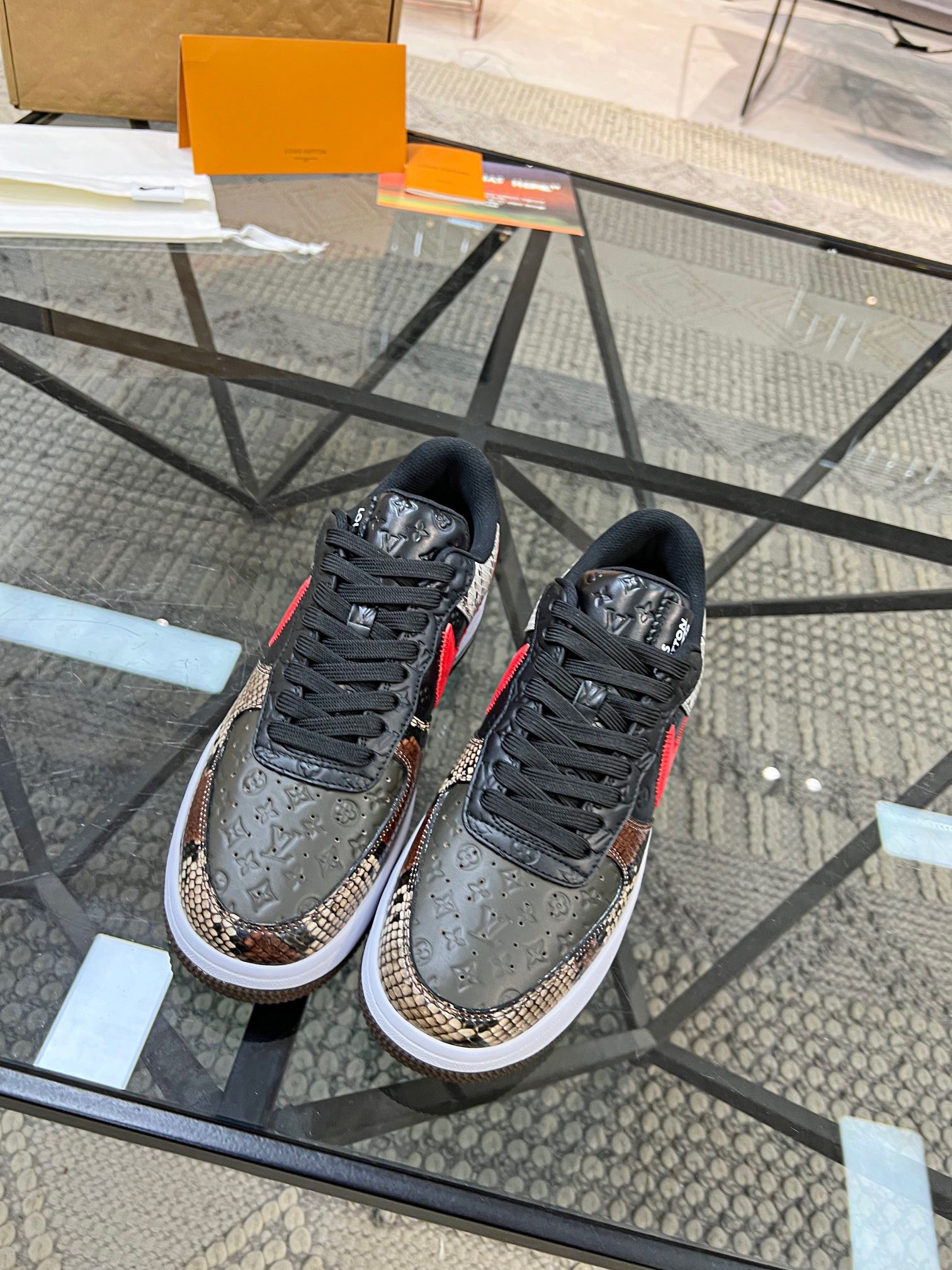 Men Women L*ouis V*uitton x NIKE Sneakers Maikesneakers