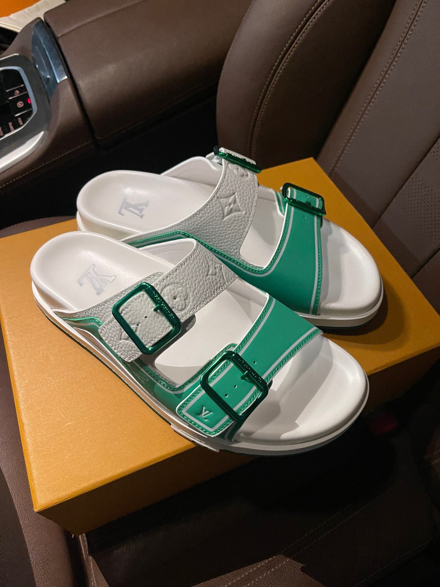 Men L*ouis V*uitton Top Slippers