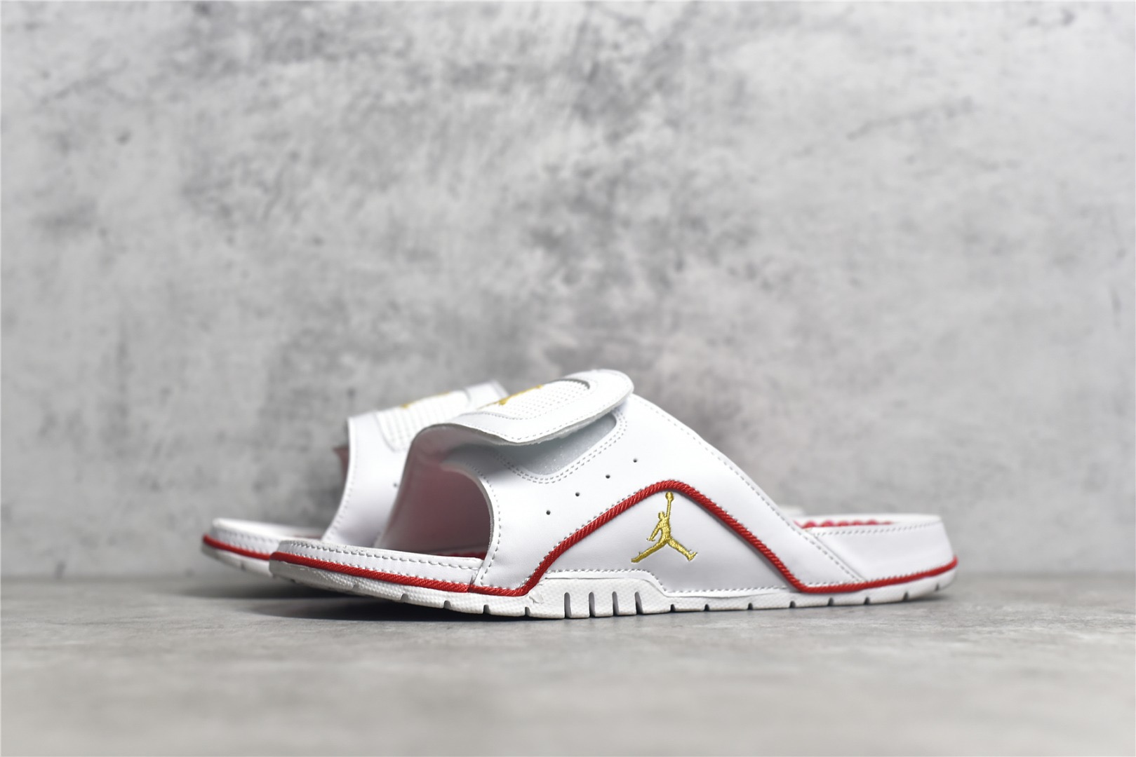 Nike Air Jordan 4 Slippers