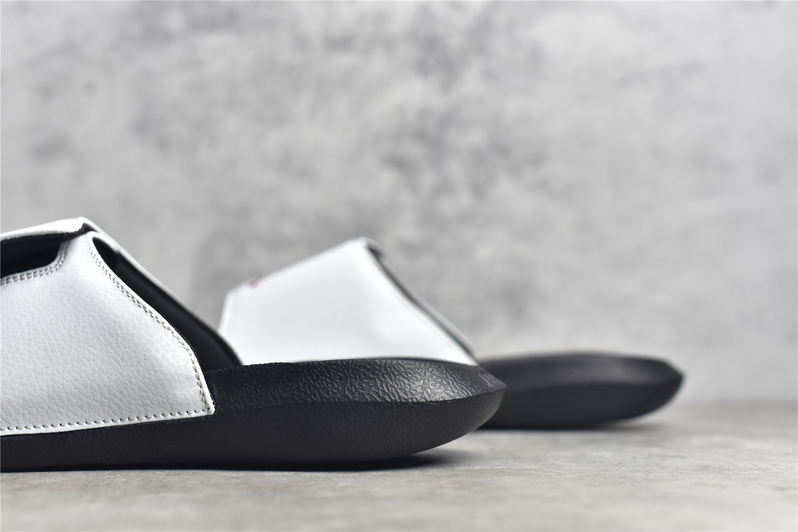 Nike Air Jordan 6 Slippers