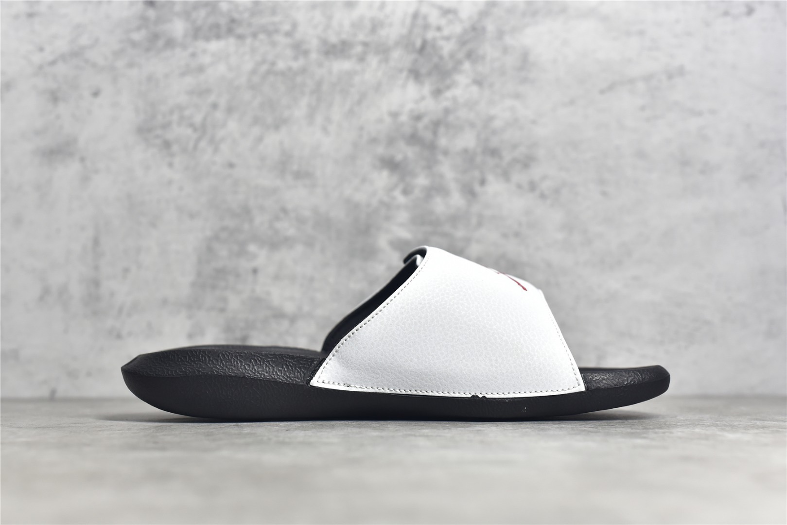 Nike Air Jordan 6 Slippers