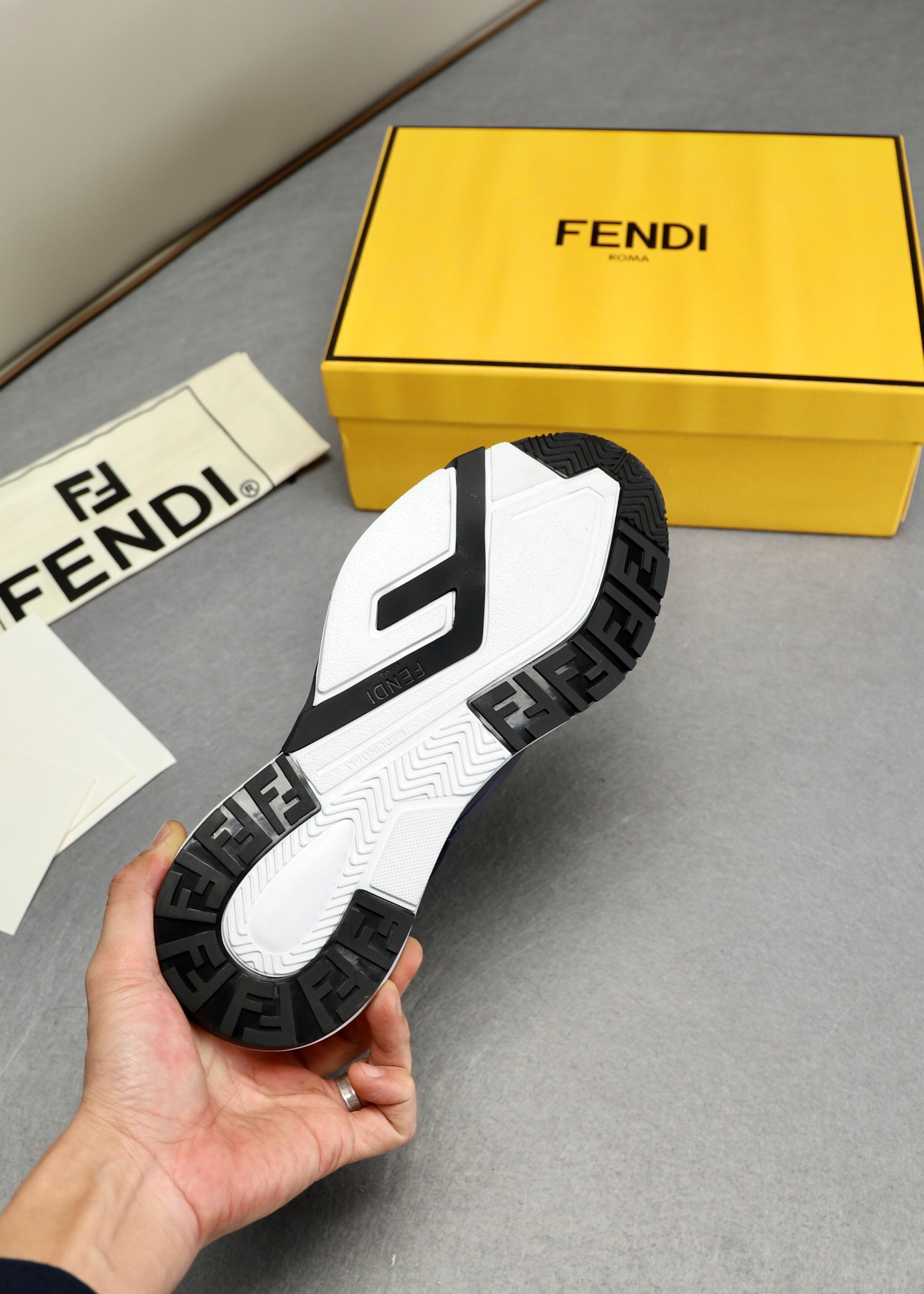 Men F*endi Top Sneaker ( )