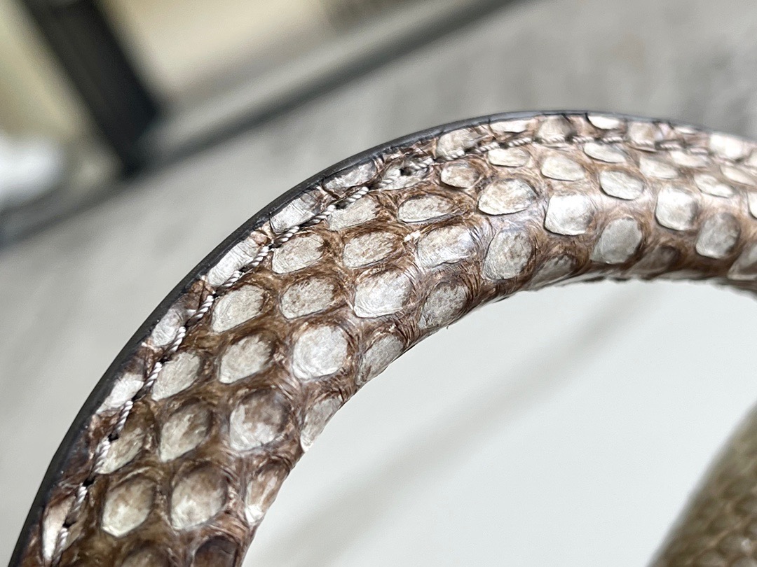 L*ouis V*uitton Top Bag