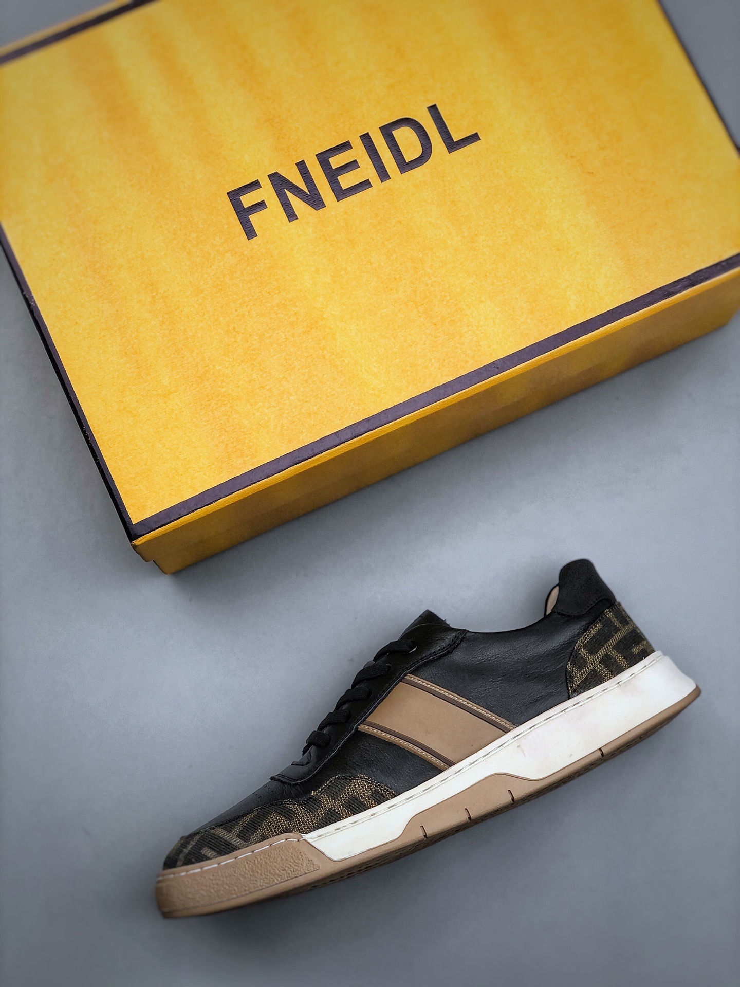 Men F*endi Top Sneaker ( )