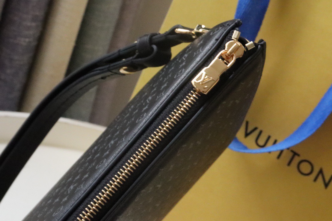 L*ouis V*uitton Top Bag