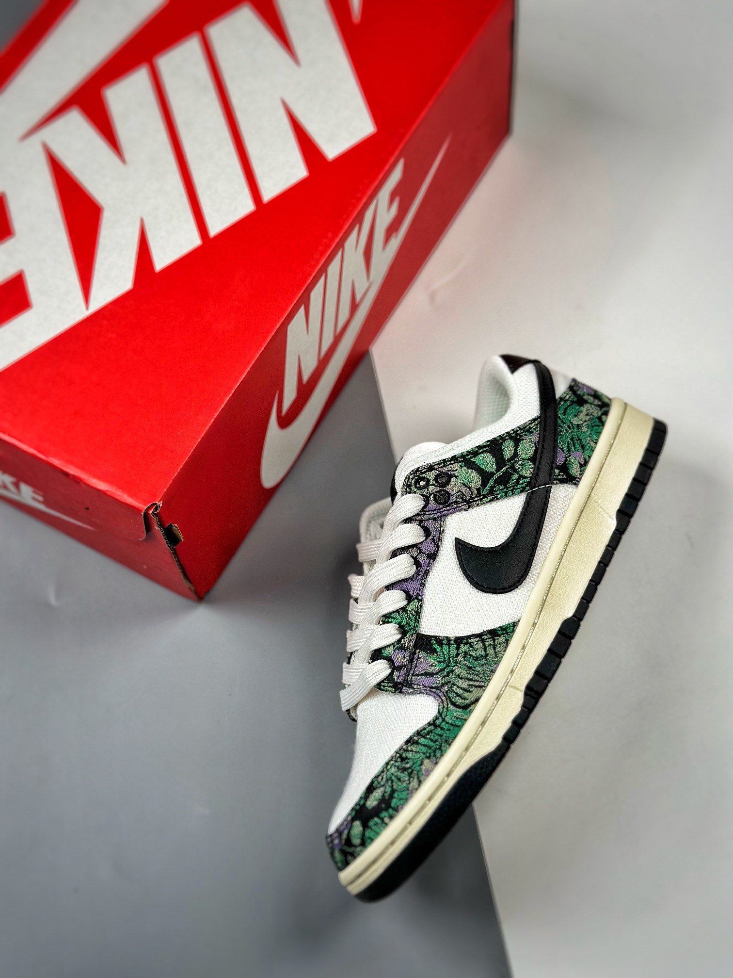 Top quality Nike SB Dunk Low