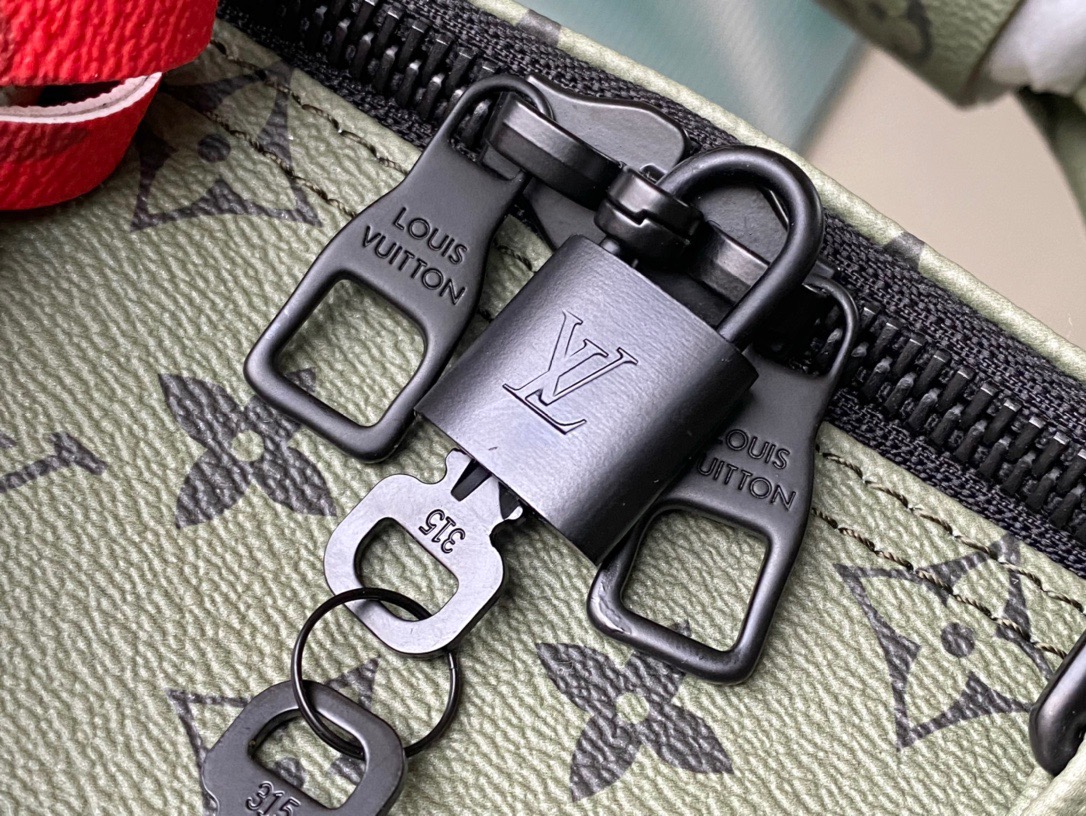 L*ouis V*uitton Top Bag