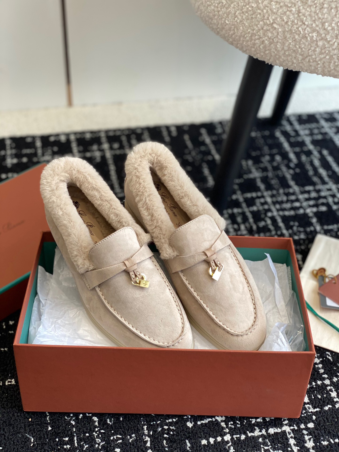 Women L*oro P*iana Top Loafer ()