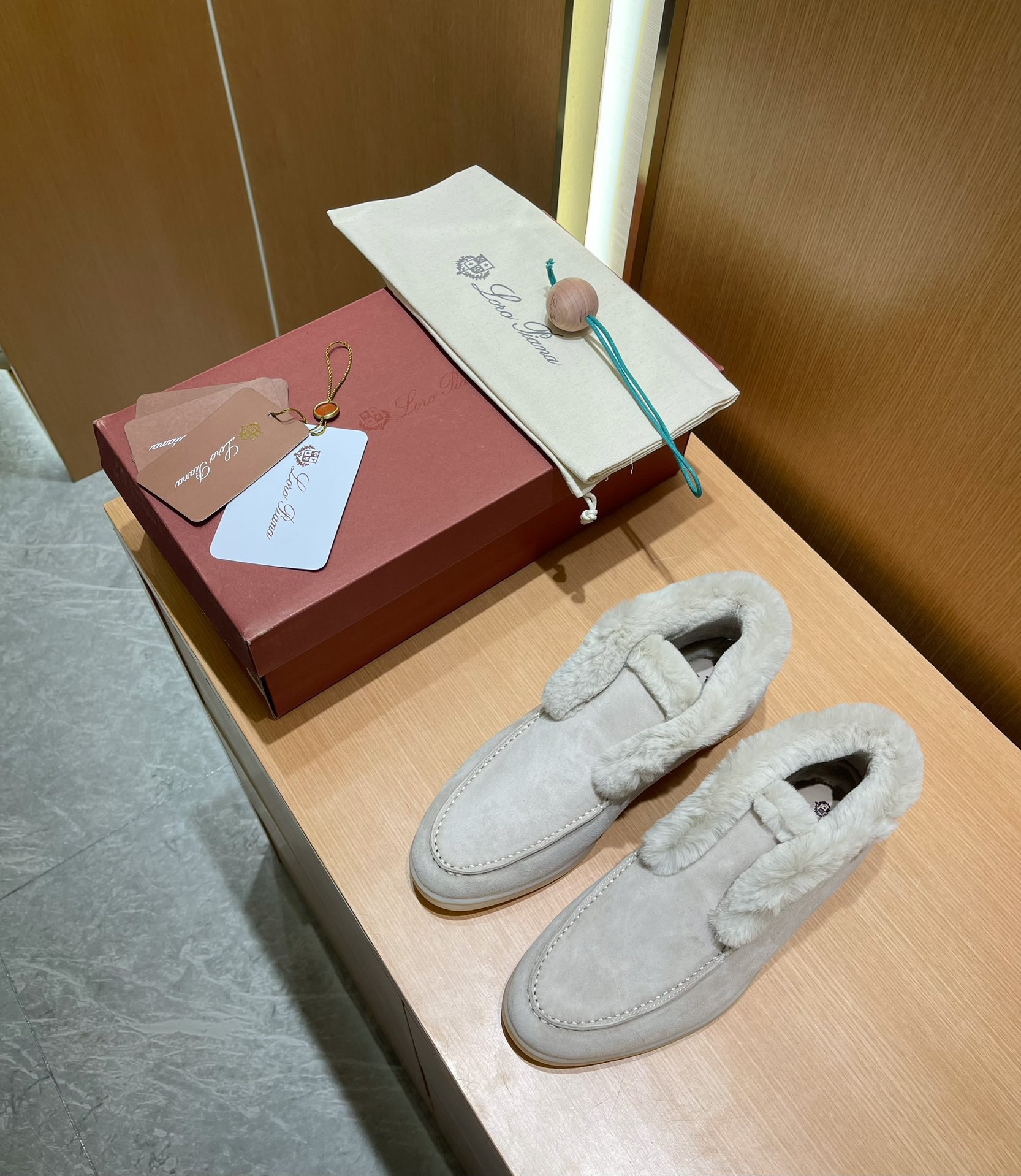 Women L*oro P*iana Top Loafer ()