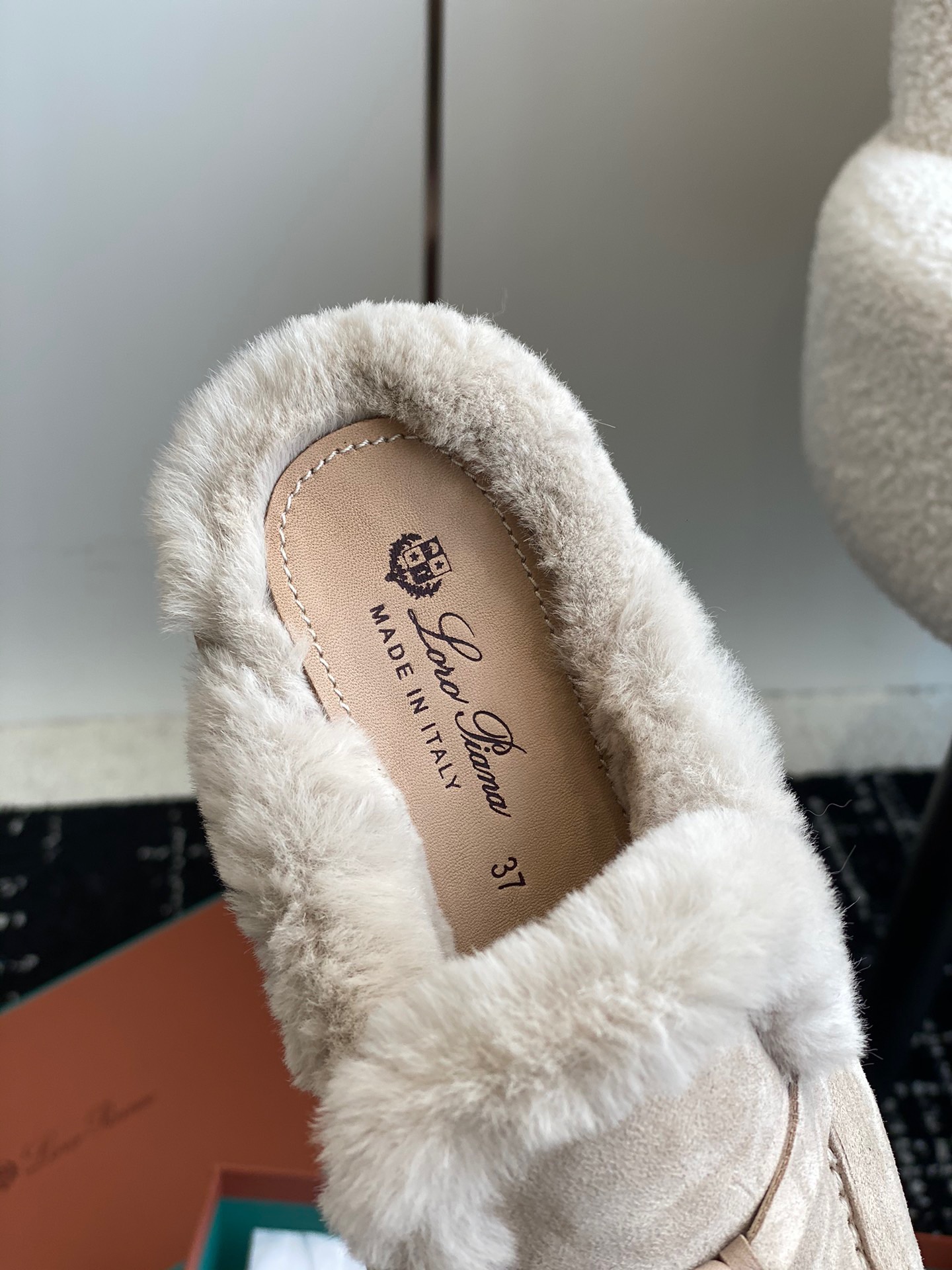 Women L*oro P*iana Top Loafer ()