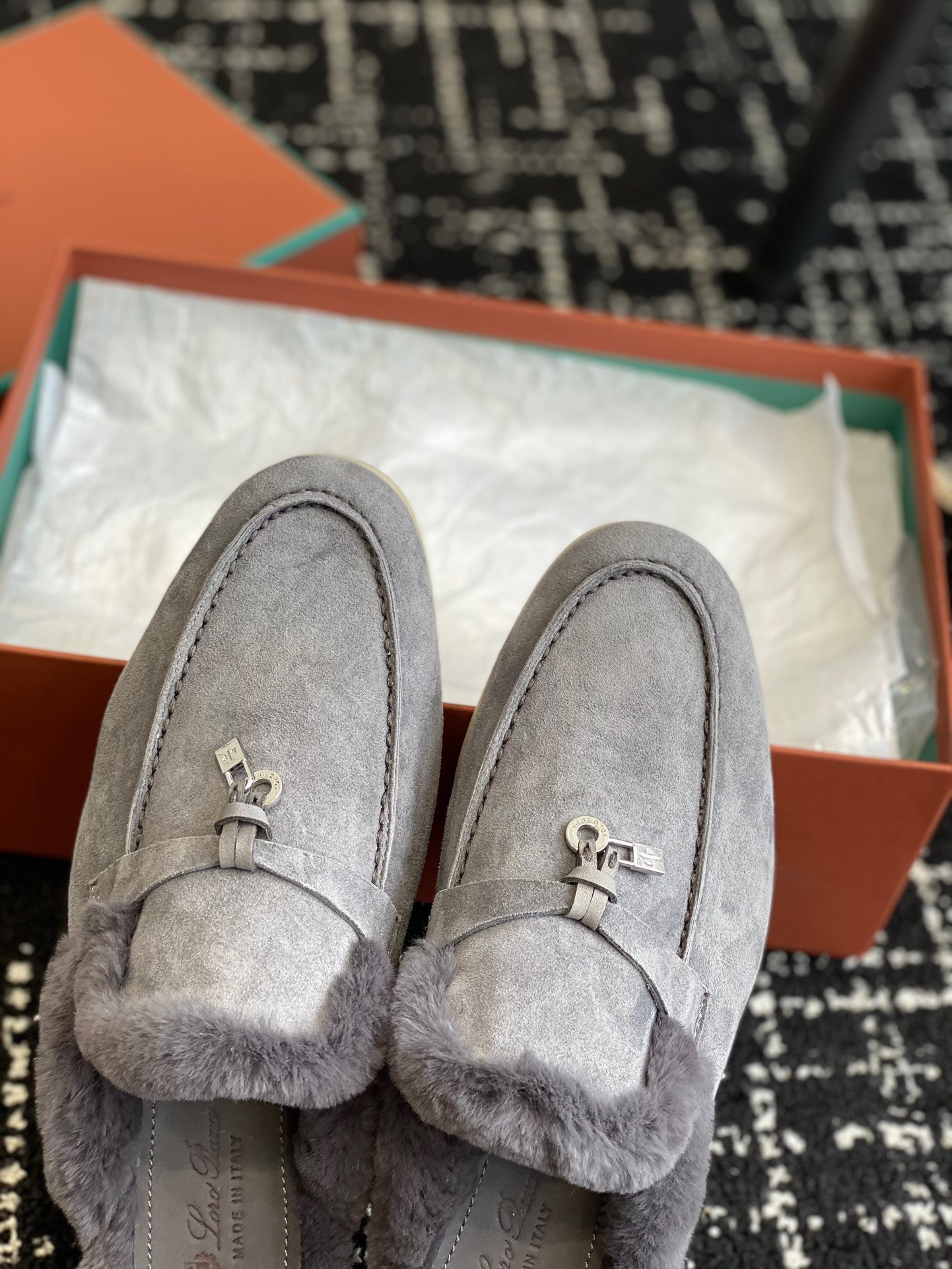 Women L*oro P*iana Top Loafer ()