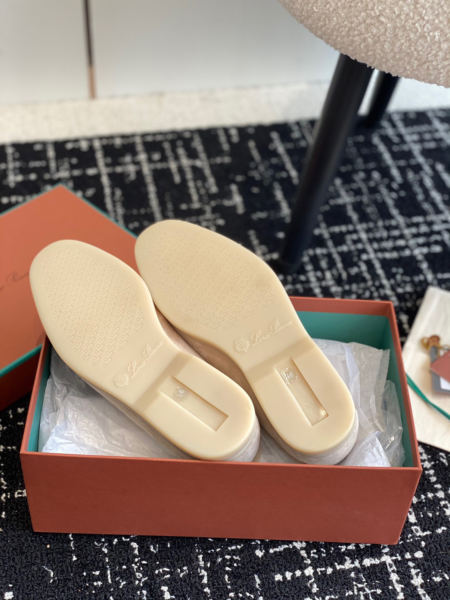 Women L*oro P*iana Top Loafer ()