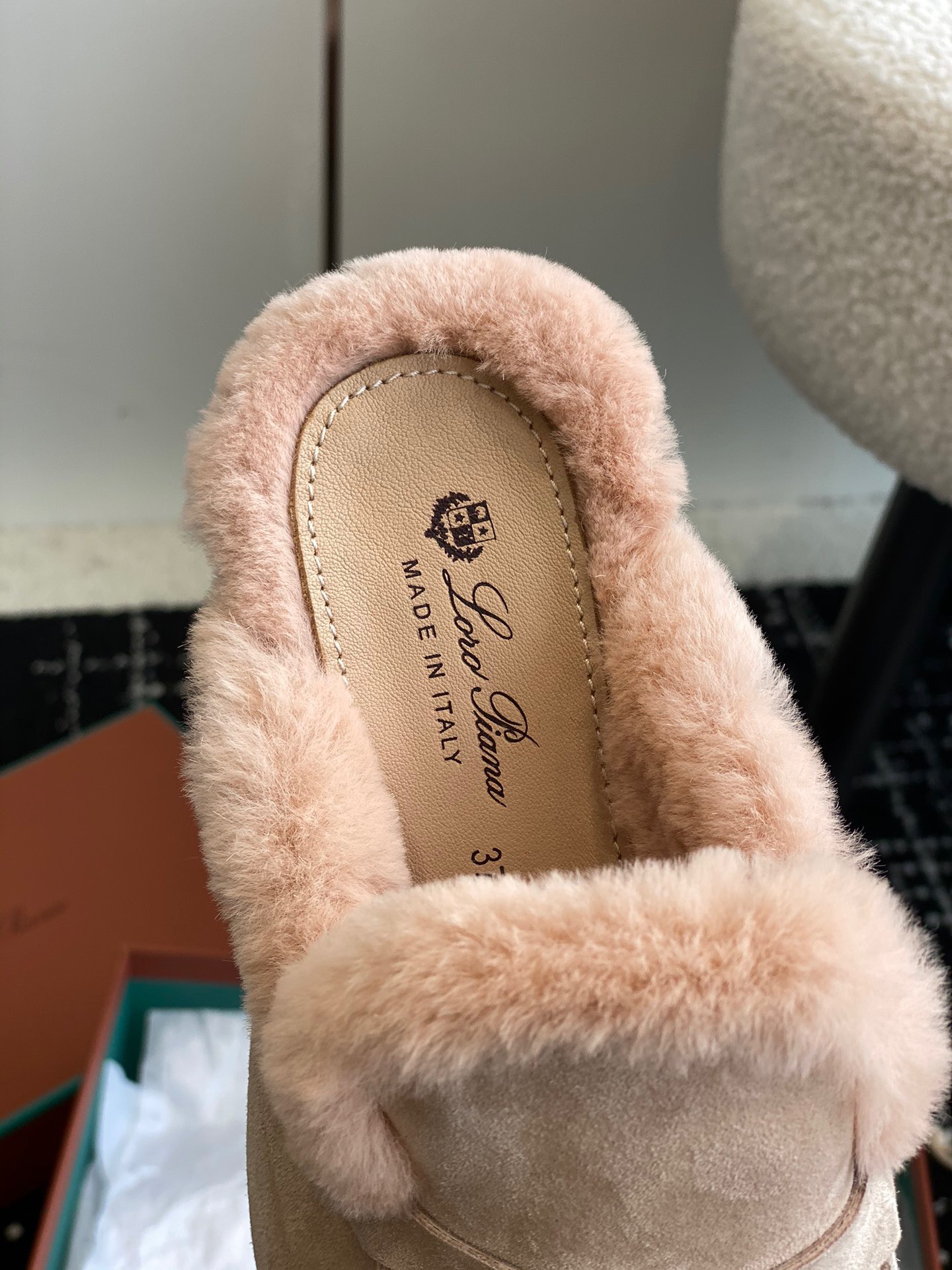 Women L*oro P*iana Top Loafer ()