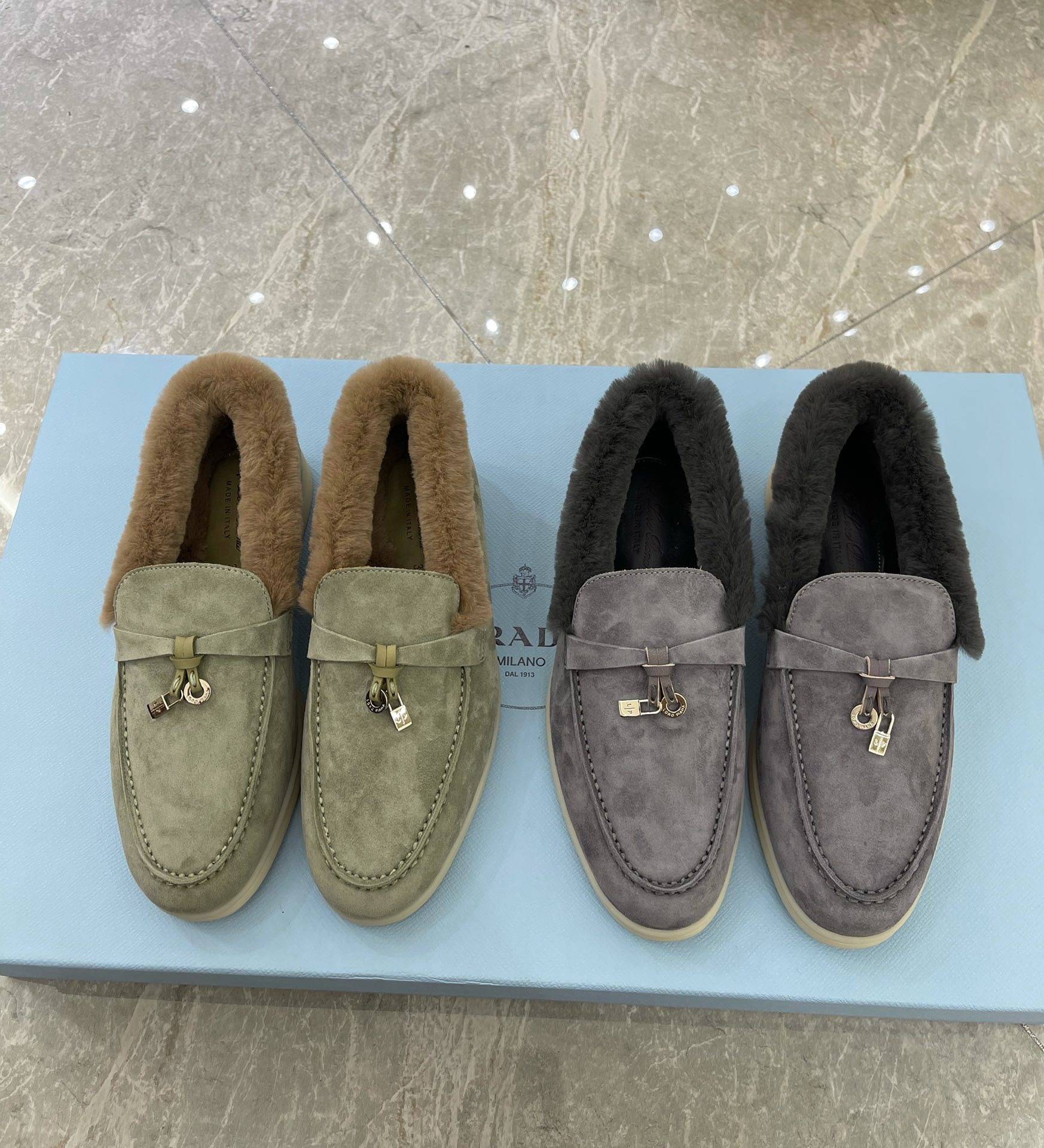 Women L*oro P*iana Top Loafer ()