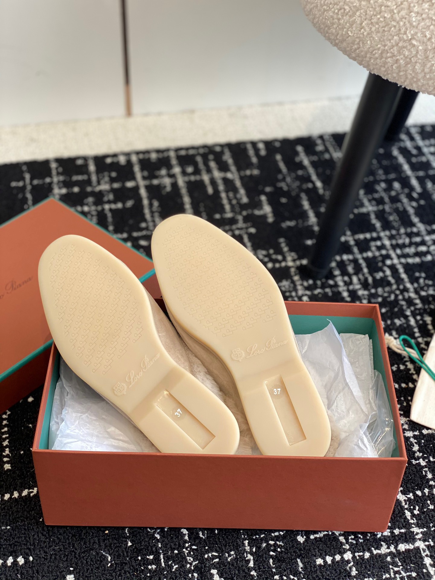 Women L*oro P*iana Top Loafer ()