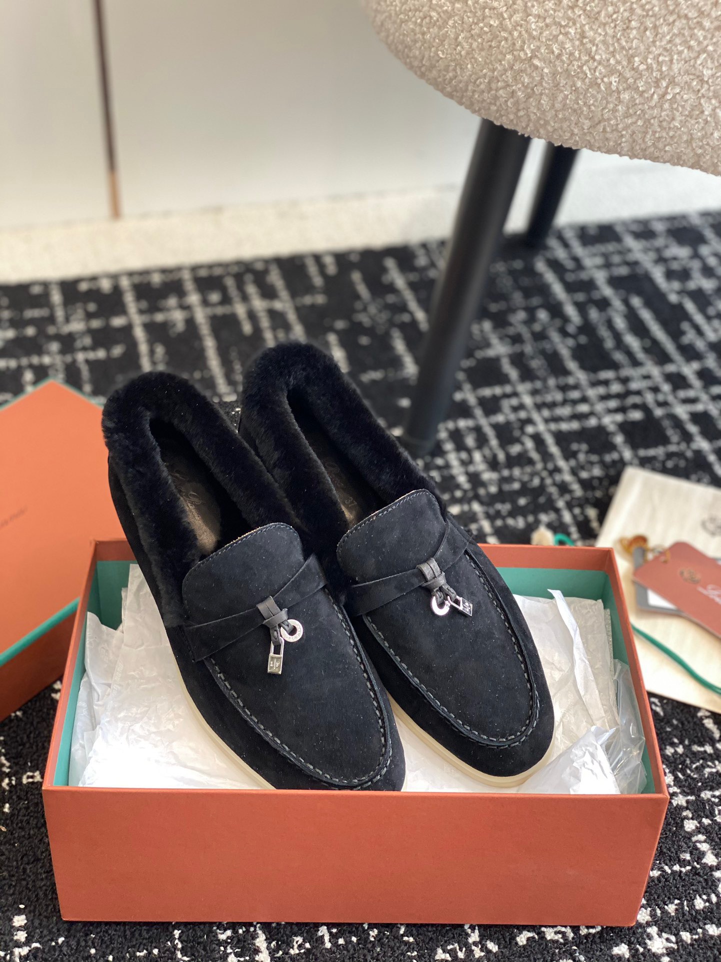 Women L*oro P*iana Top Loafer ()