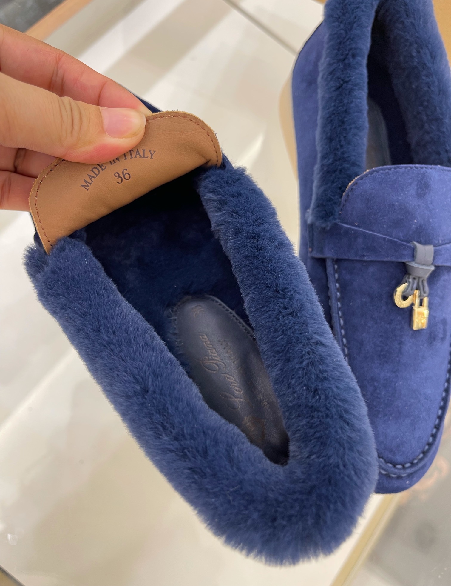 Women L*oro P*iana Top Loafer ()