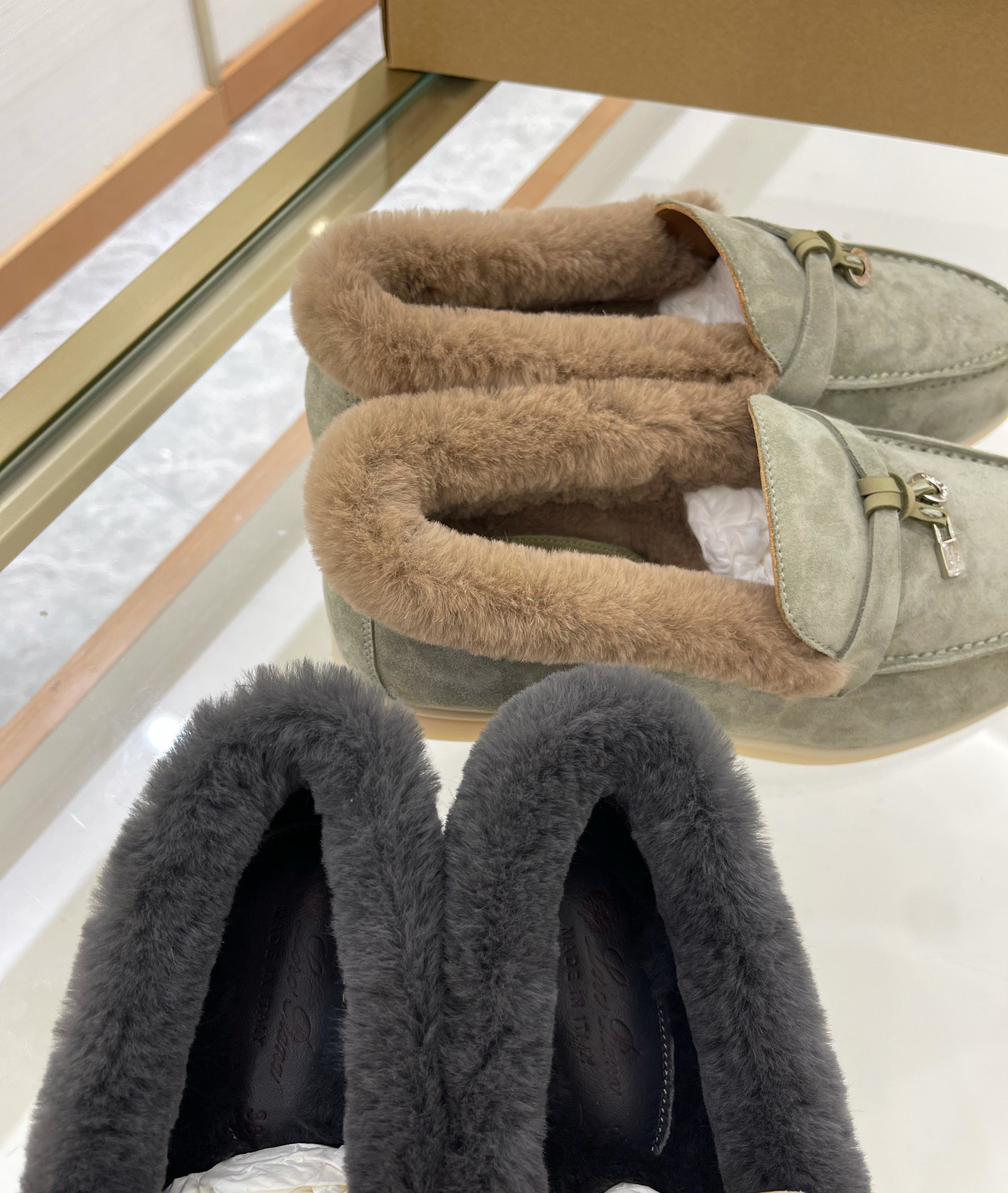 Women L*oro P*iana Top Loafer ()