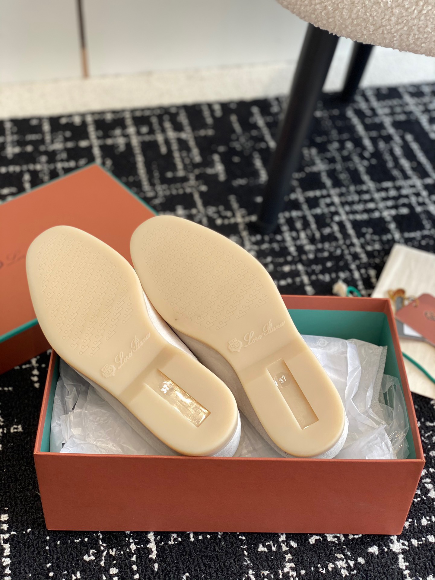 Women L*oro P*iana Top Loafer ()