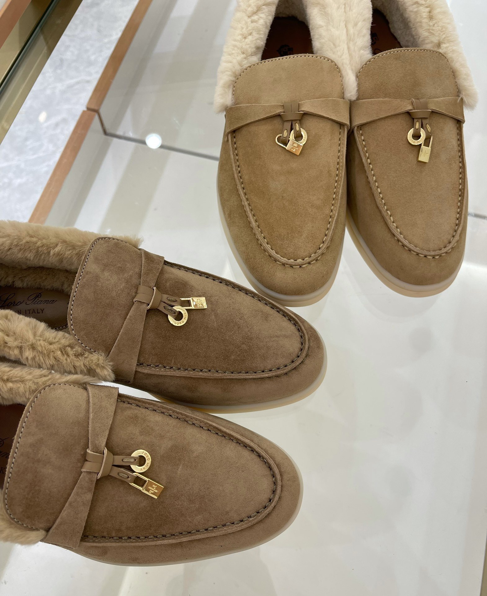 Women L*oro P*iana Top Loafer ()