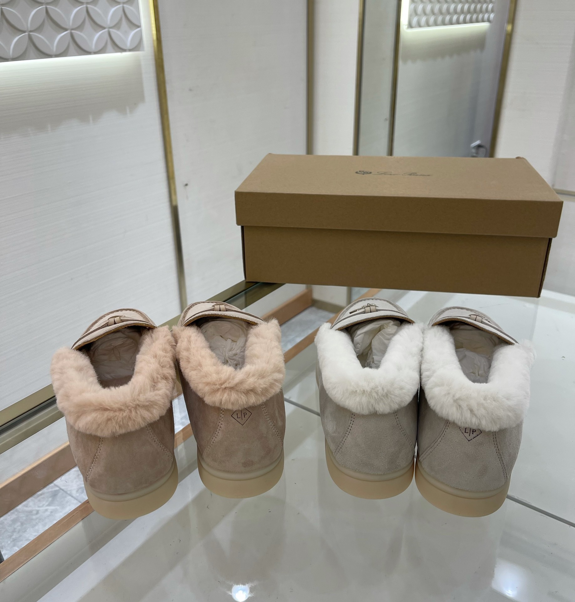 Women L*oro P*iana Top Loafer ()