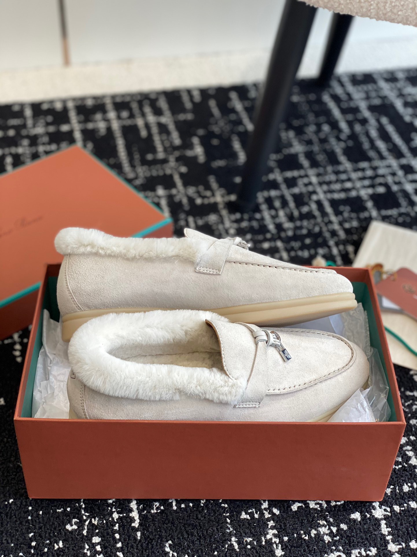 Women L*oro P*iana Top Loafer ()