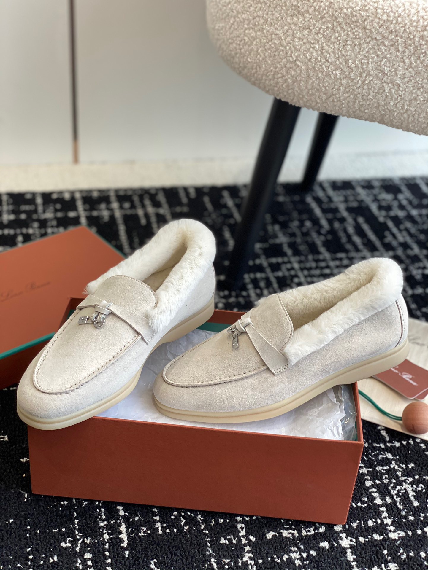 Women L*oro P*iana Top Loafer ()