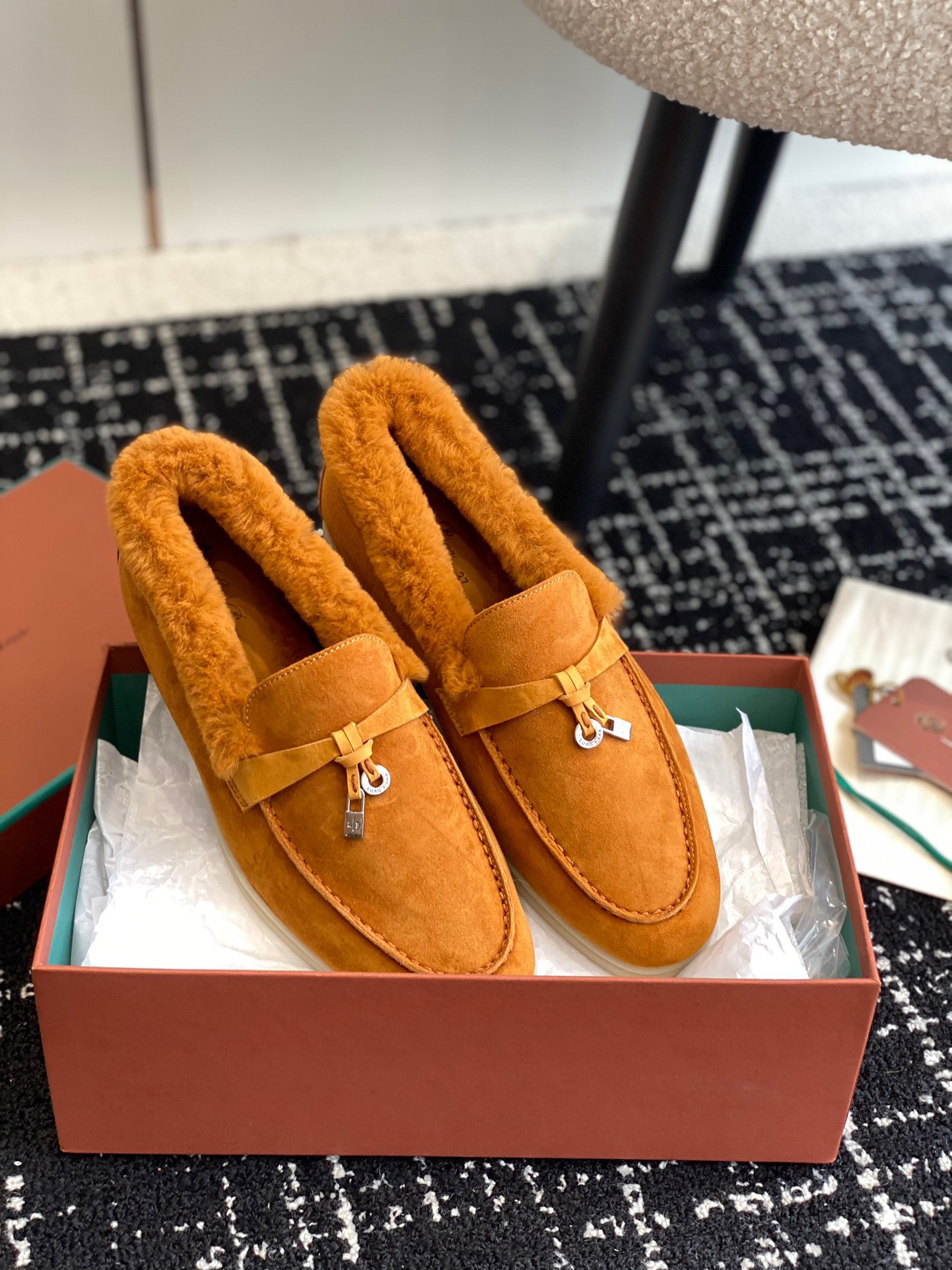 Women L*oro P*iana Top Loafer ()