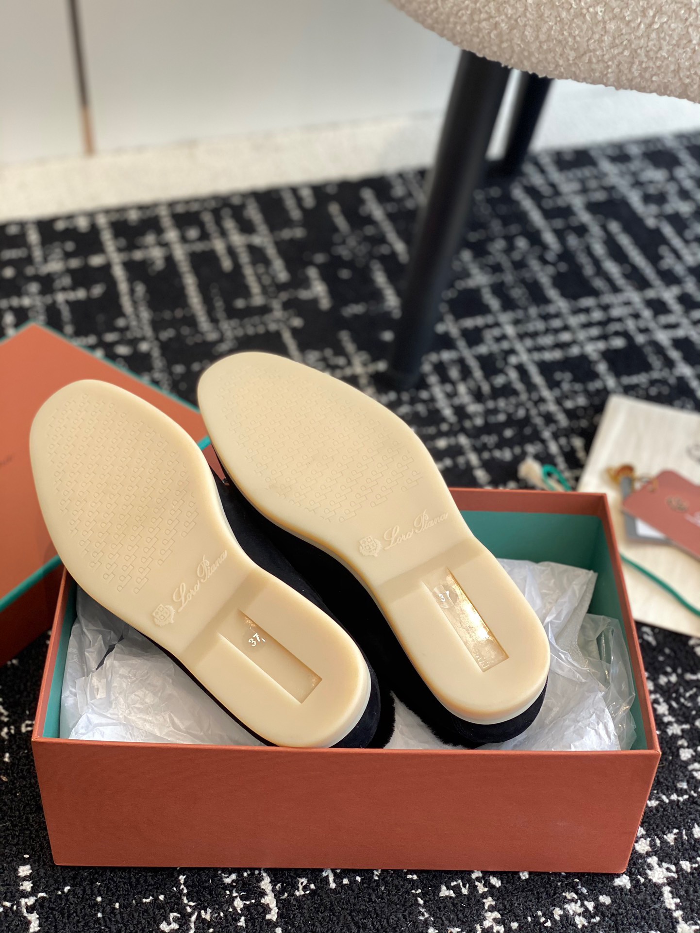 Women L*oro P*iana Top Loafer ()