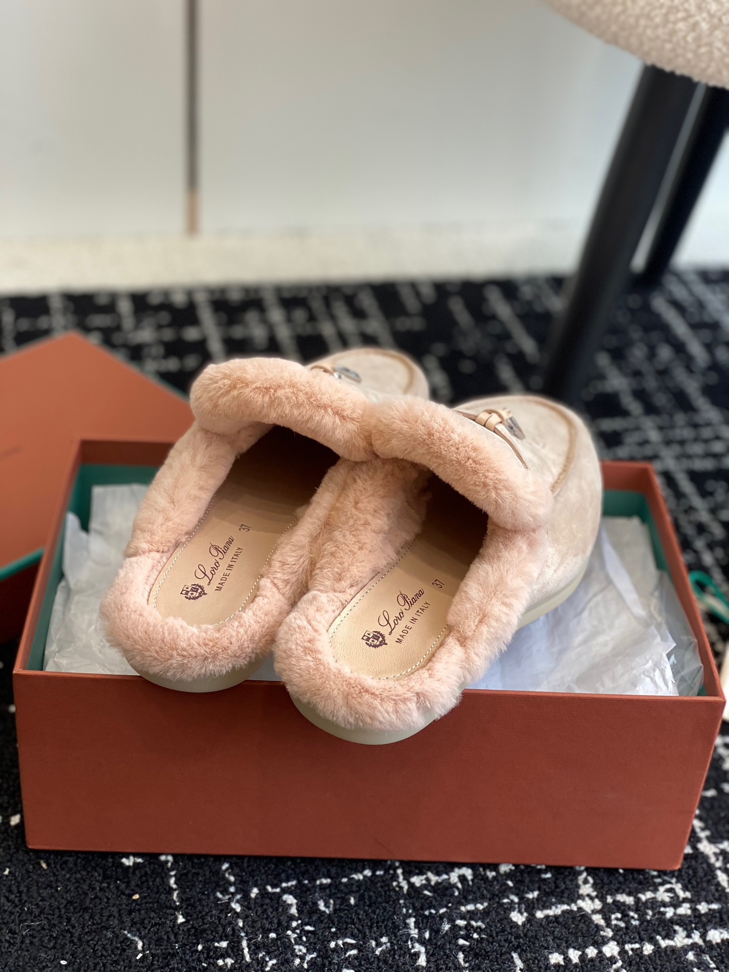 Women L*oro P*iana Top Loafer ()