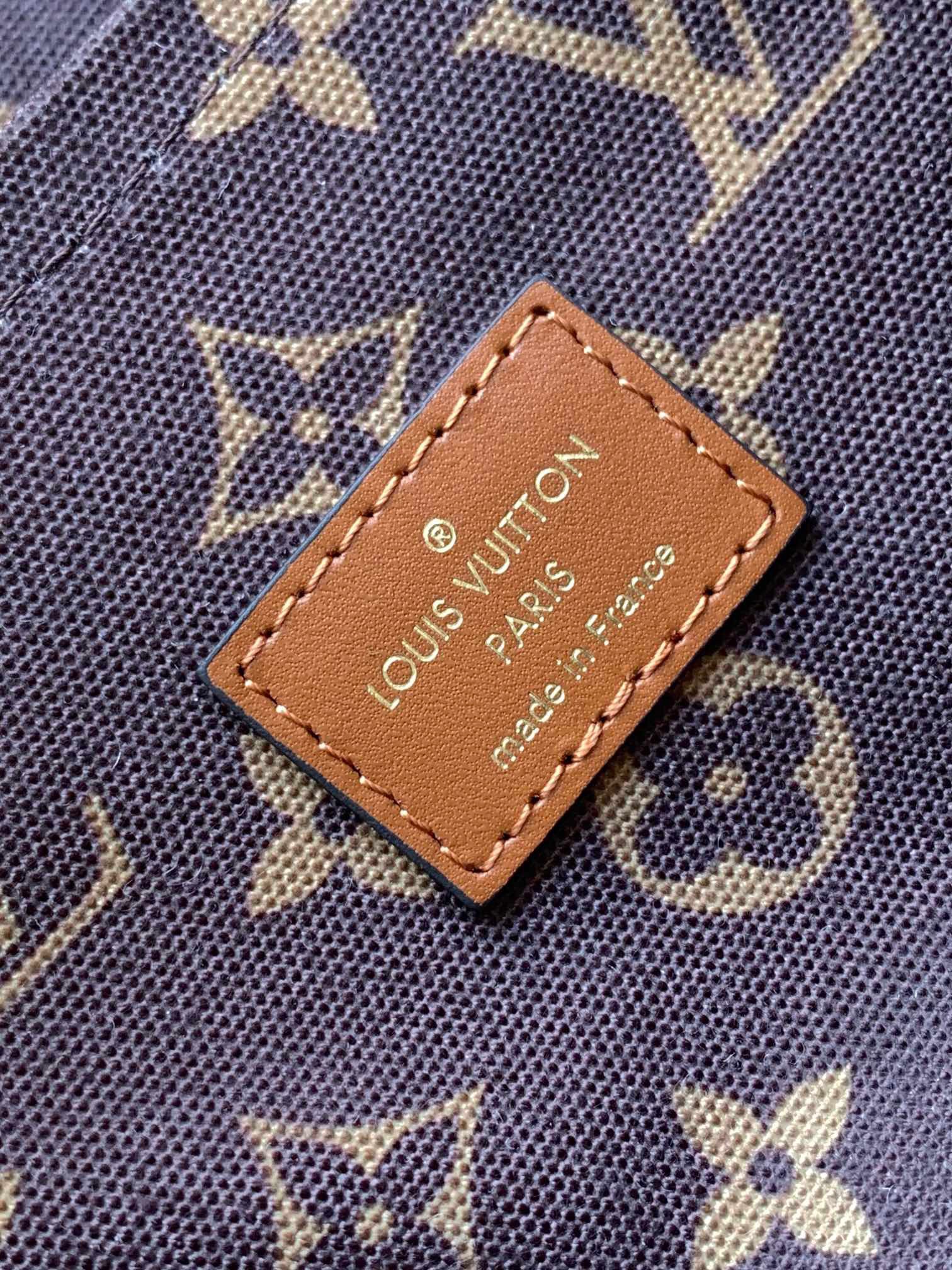 L*ouis V*uitton Top Bag