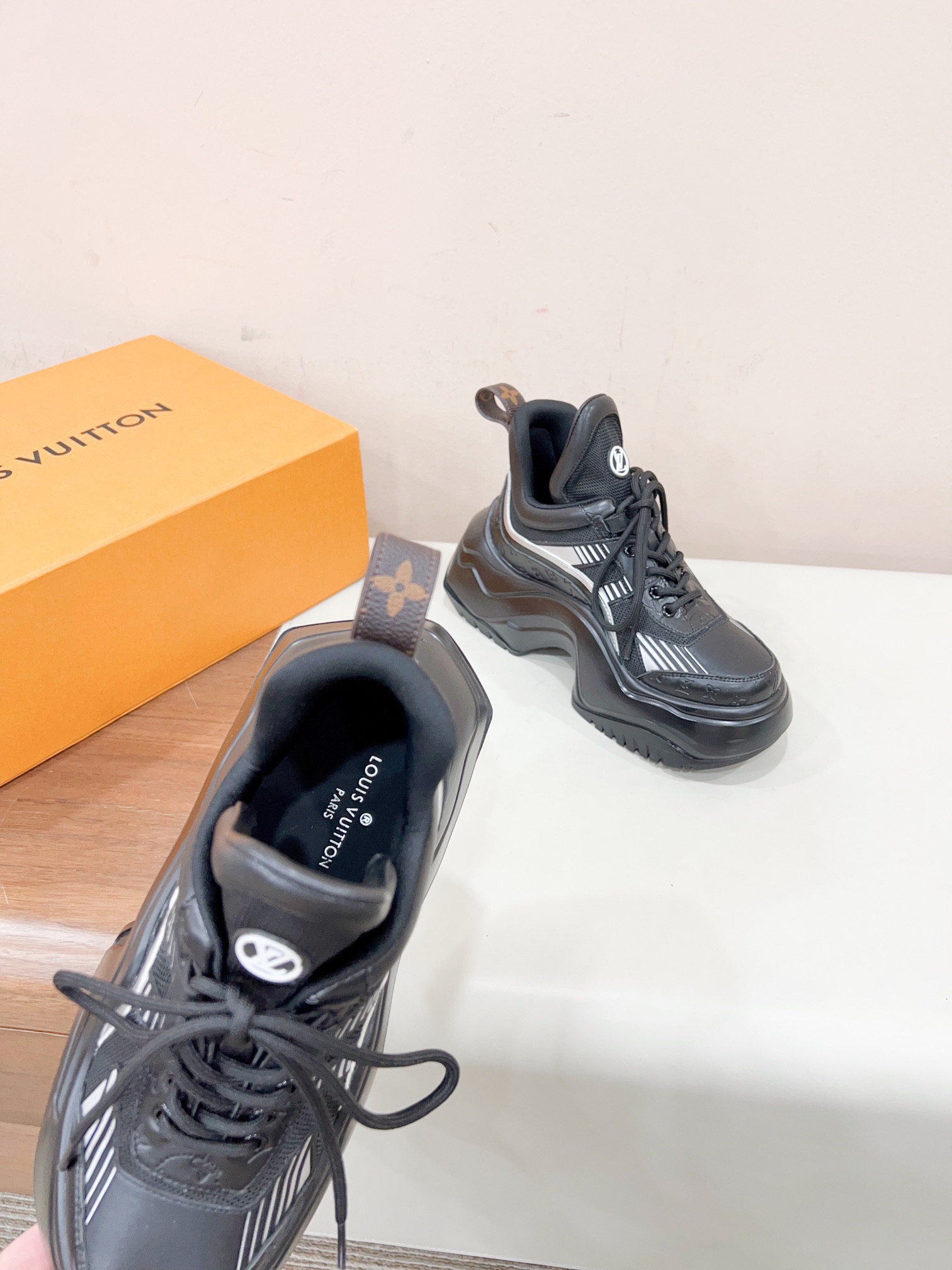 Women L*ouis V*uitton Top Sneaker