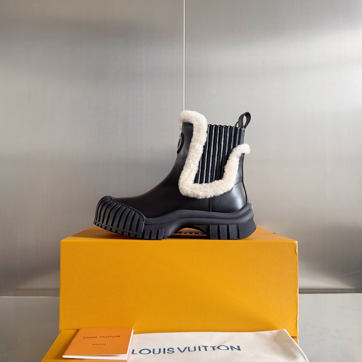 Women L*ouis V*uitton Top Sneaker