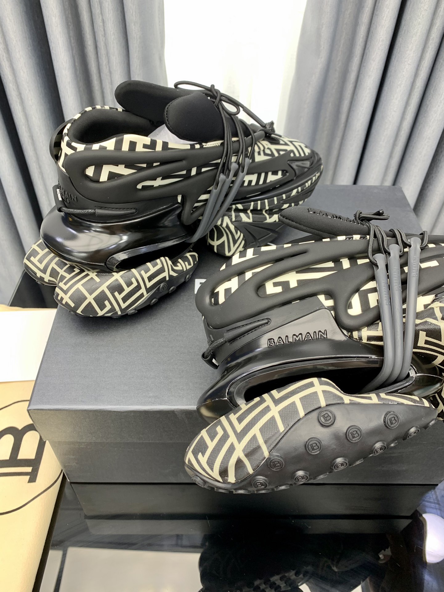 Women B*almain Top Sneaker