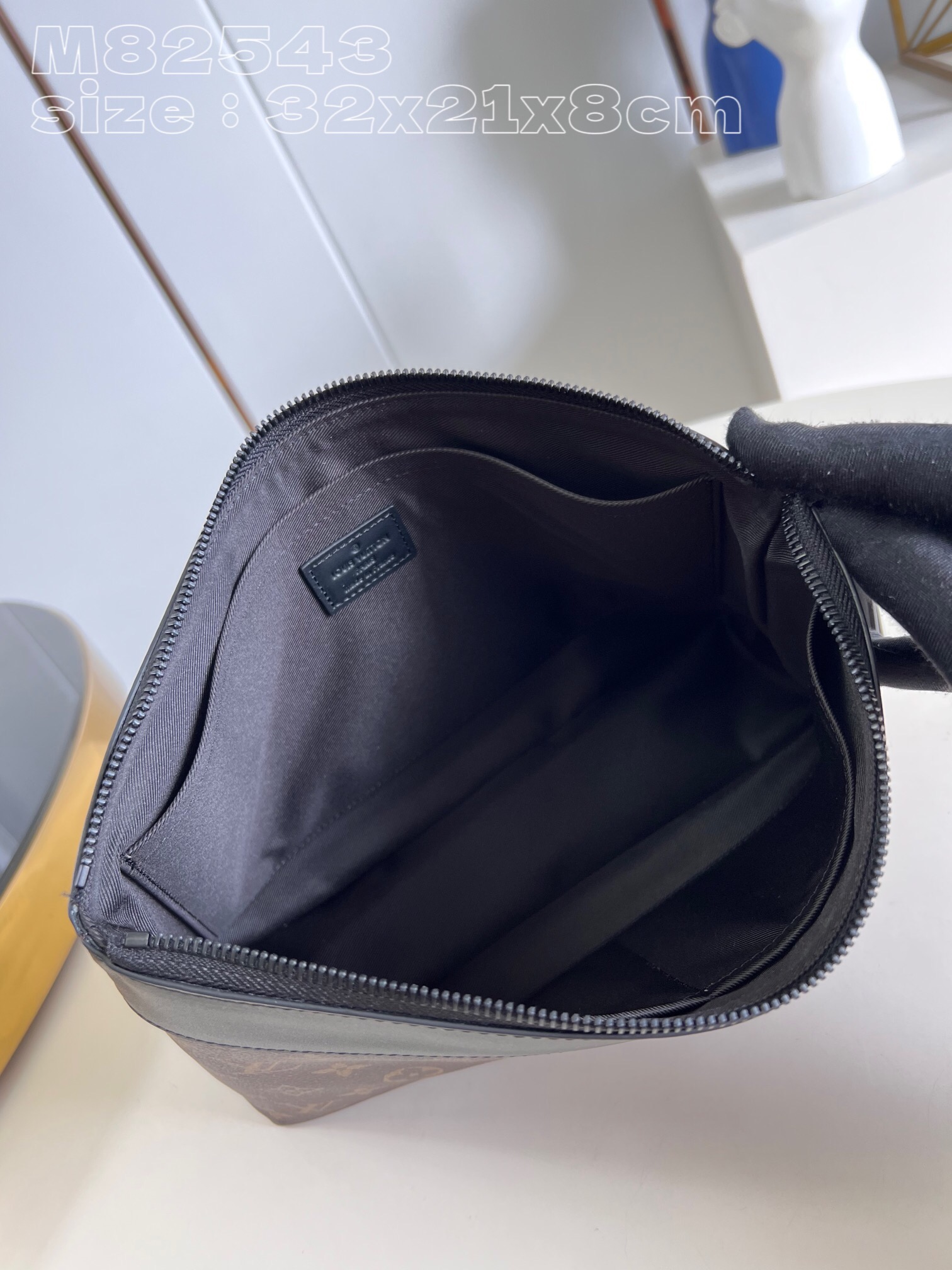 L*ouis V*uitton Top Bag