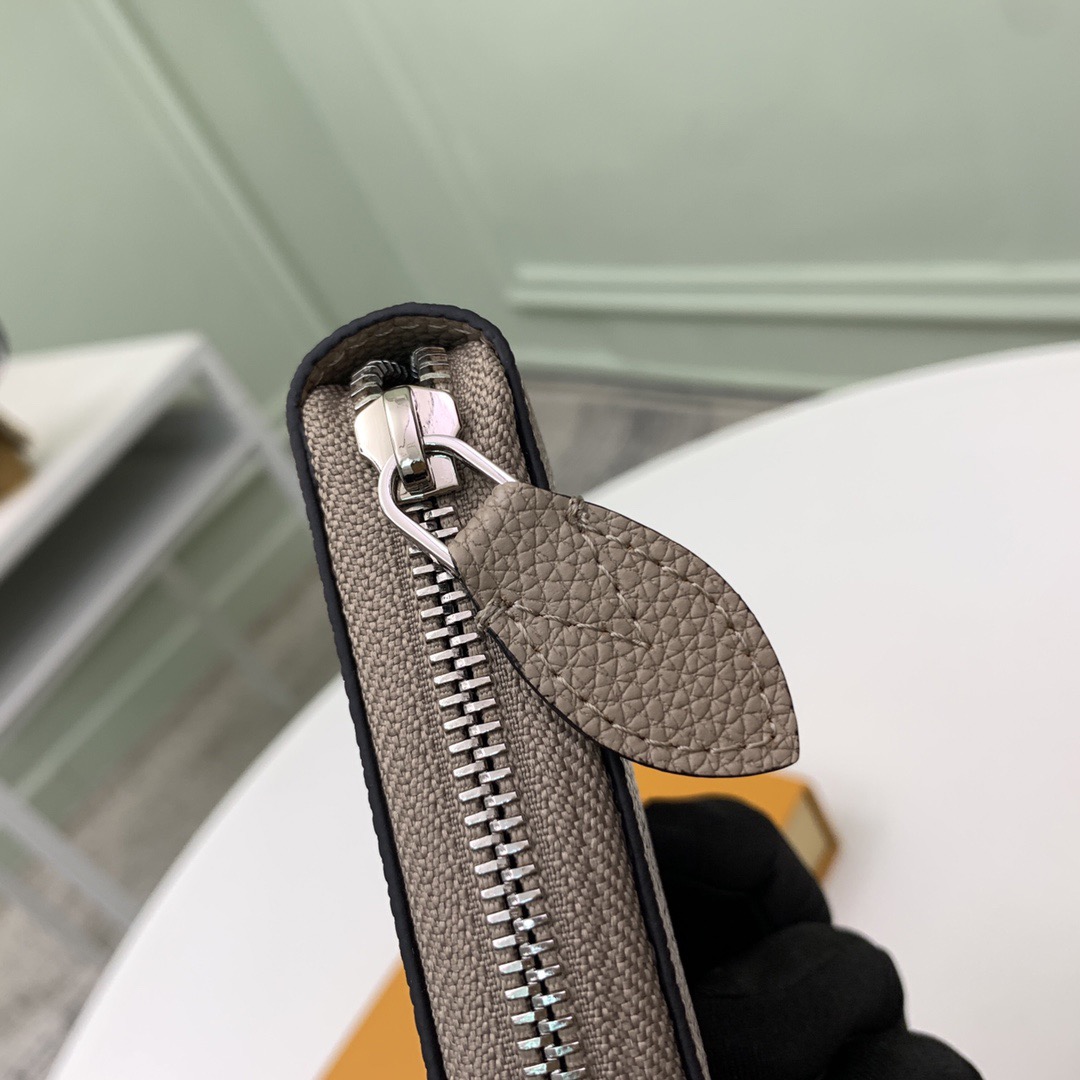 L*ouis V*uitton Top Bag