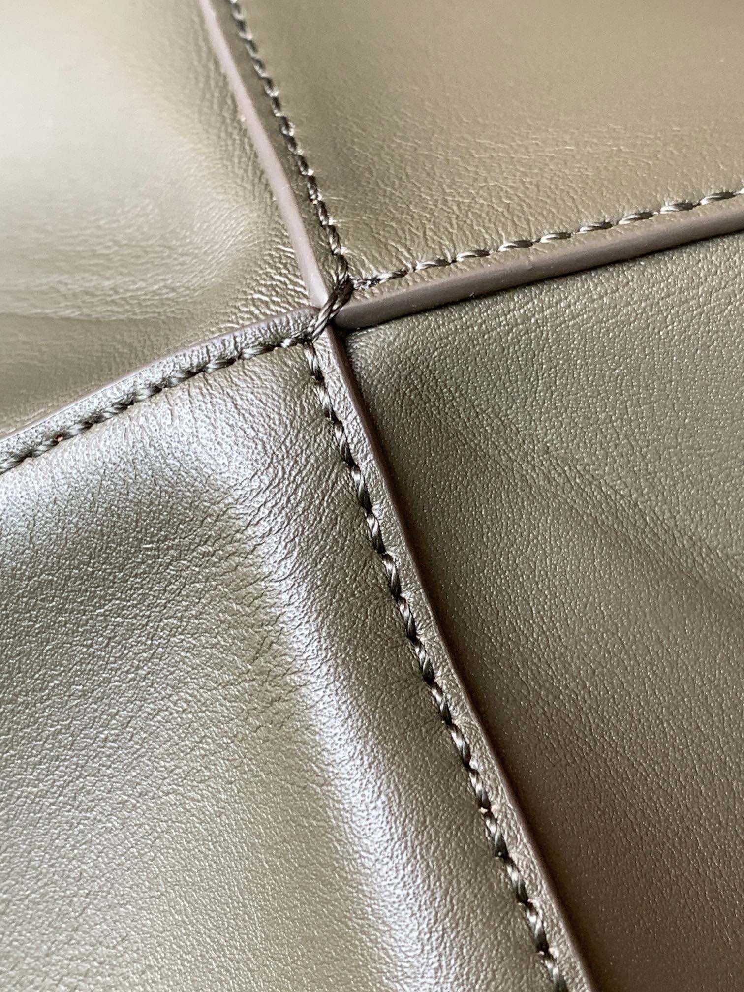 L*oewe Bag 9030 Top Quality