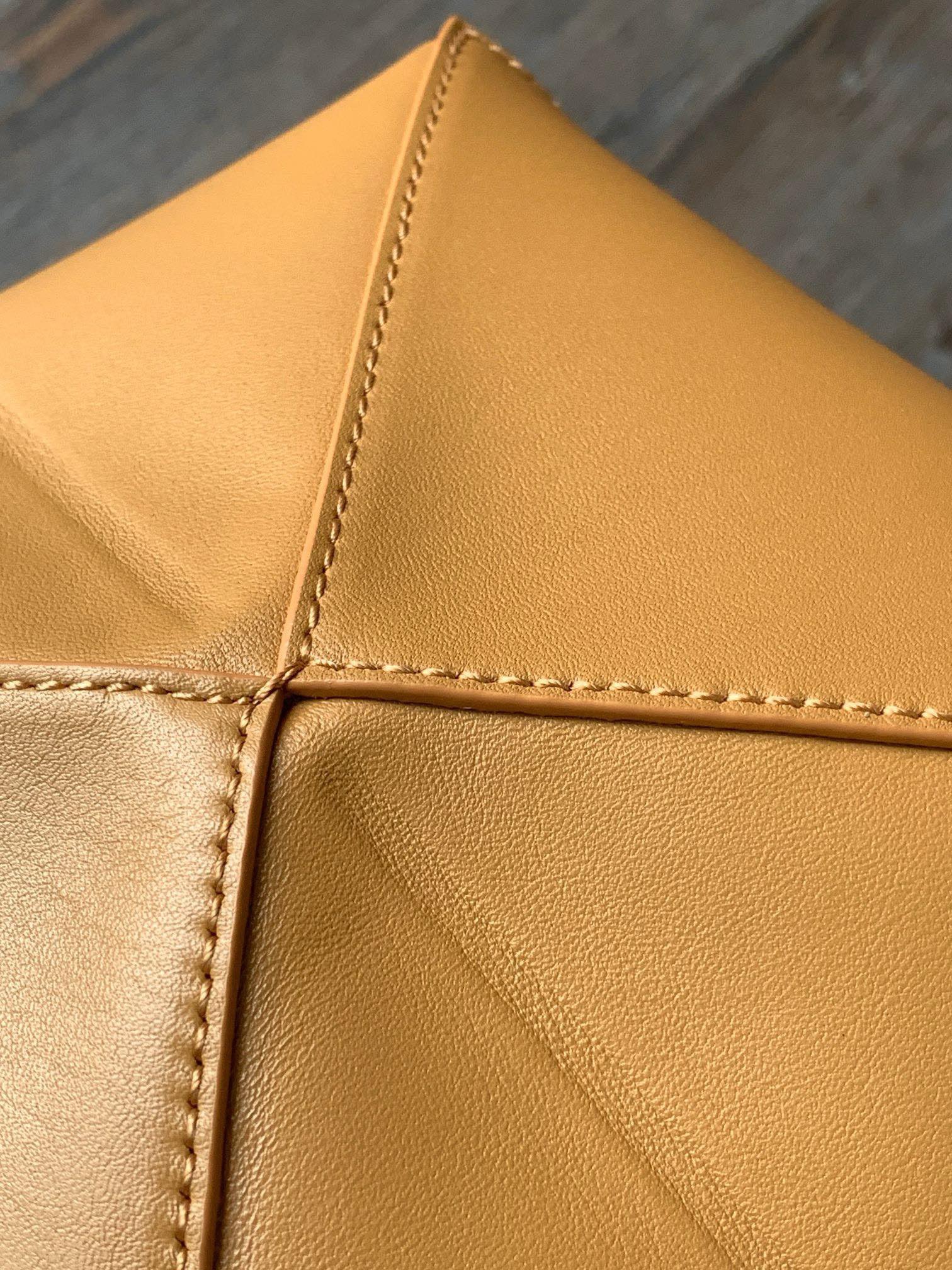 L*oewe Bag 9030 Top Quality