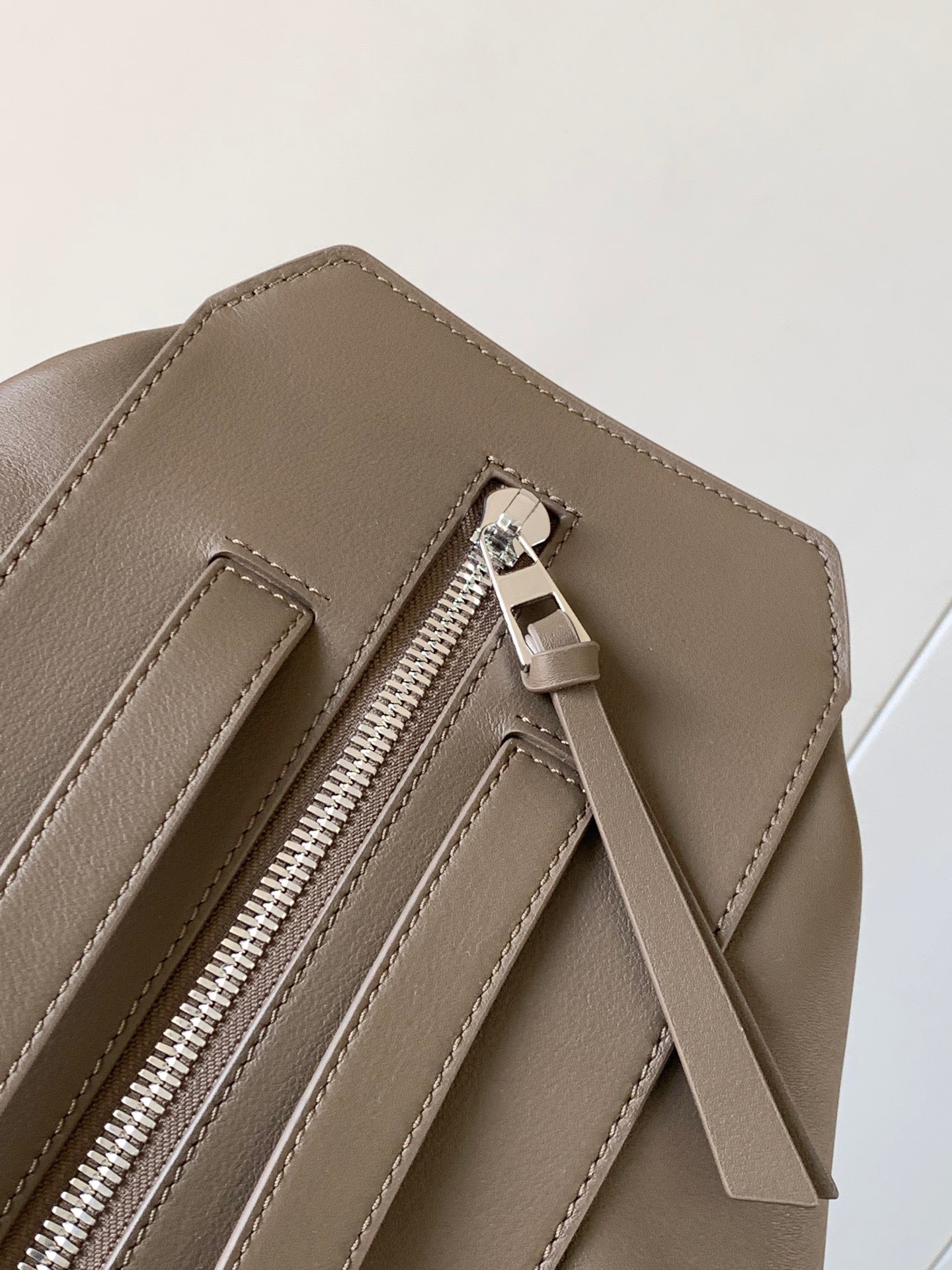 L*oewe Bag 9112 Top Quality