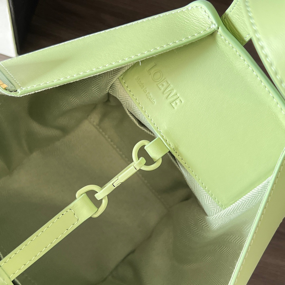 L*oewe Bag 652235 Top Quality